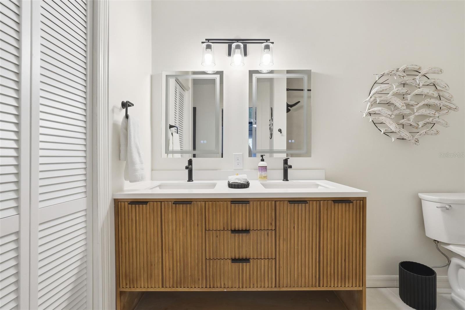 Image 19 of 41 For 517 Avery Avenue