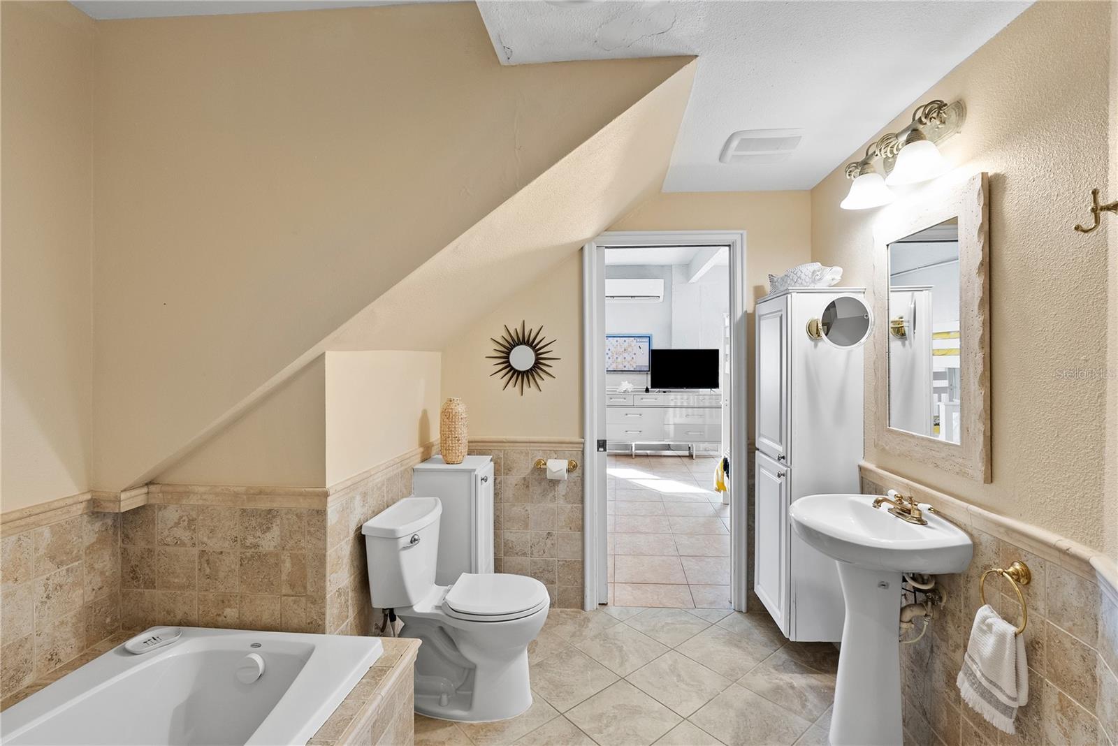 Image 60 of 83 For 255 46th Avenue