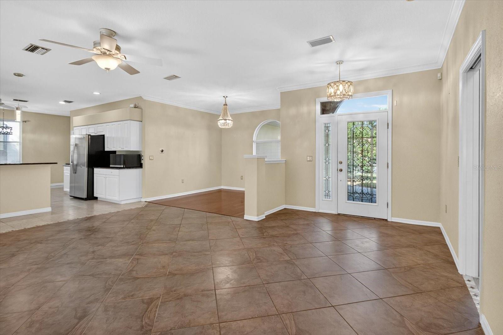 Image 12 of 77 For 5507 31st Court E