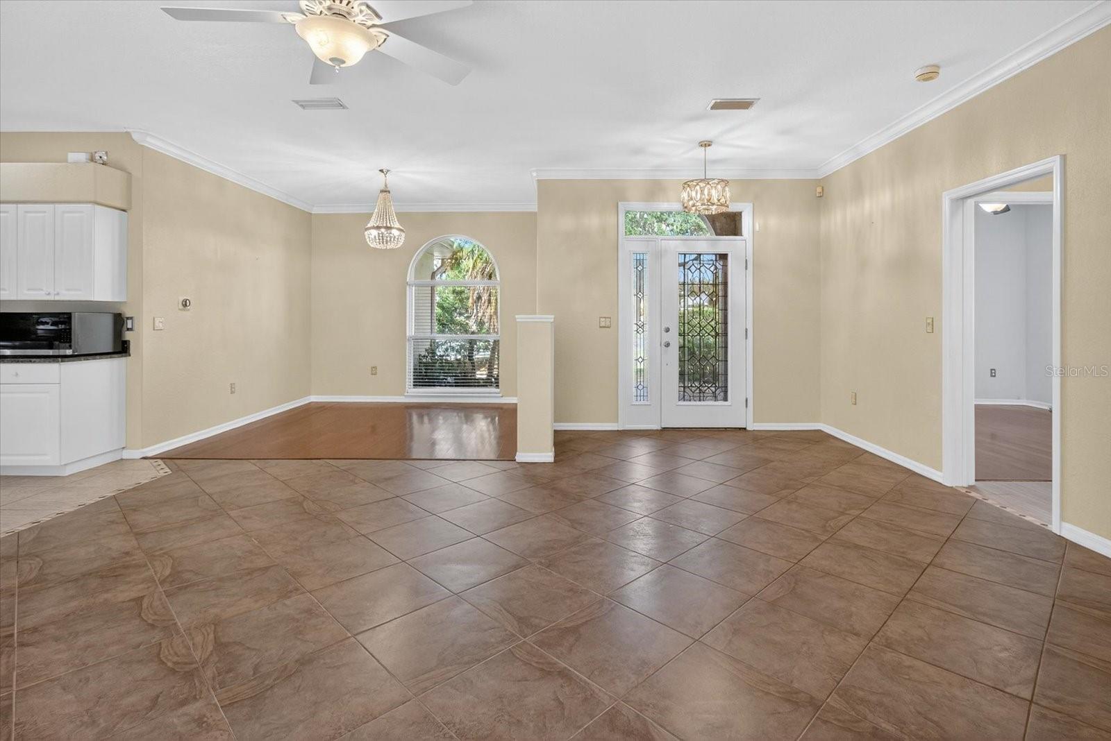 Image 13 of 77 For 5507 31st Court E