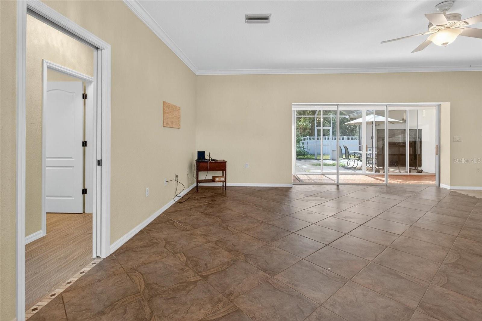 Image 15 of 77 For 5507 31st Court E