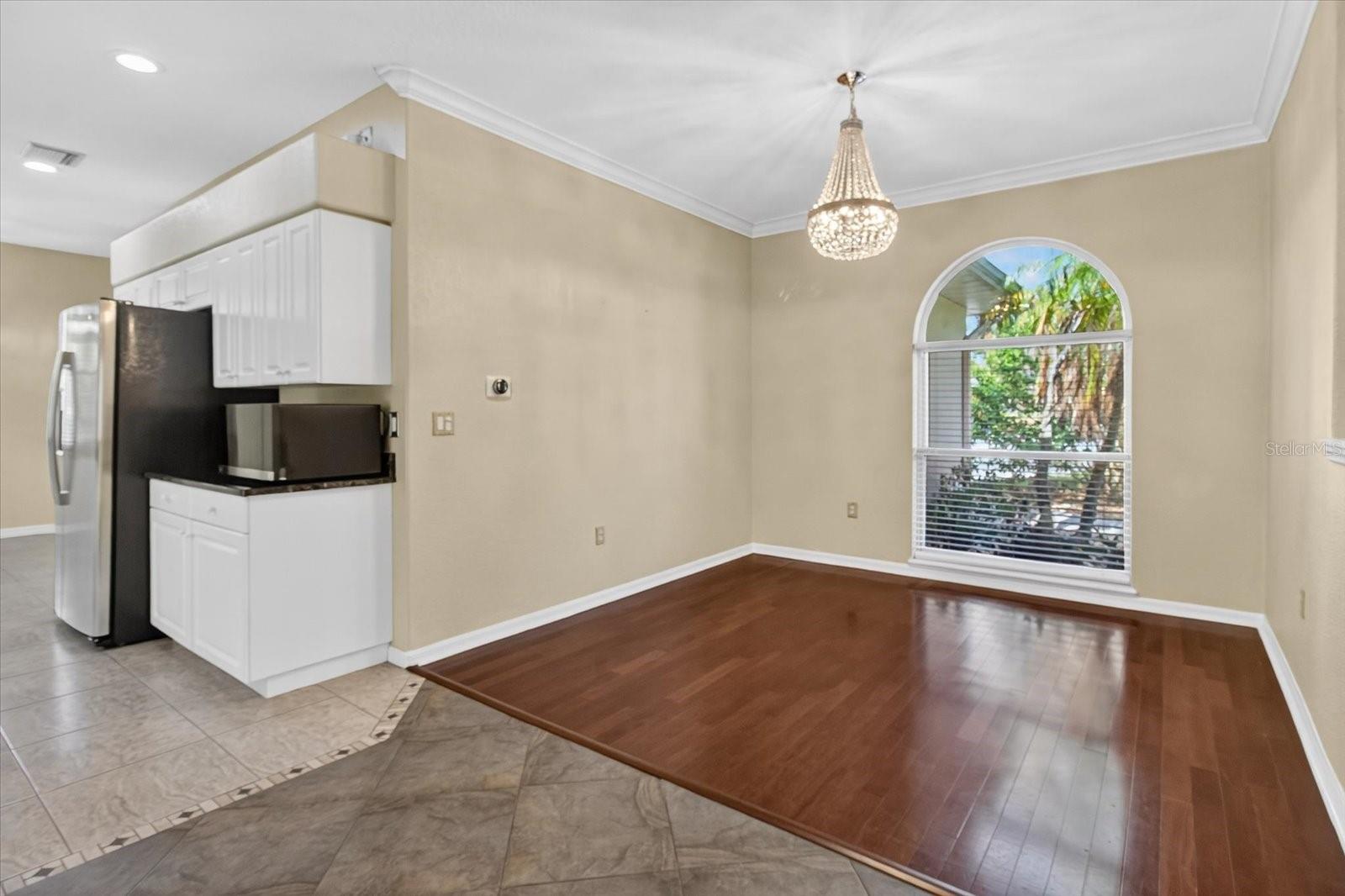 Image 17 of 77 For 5507 31st Court E