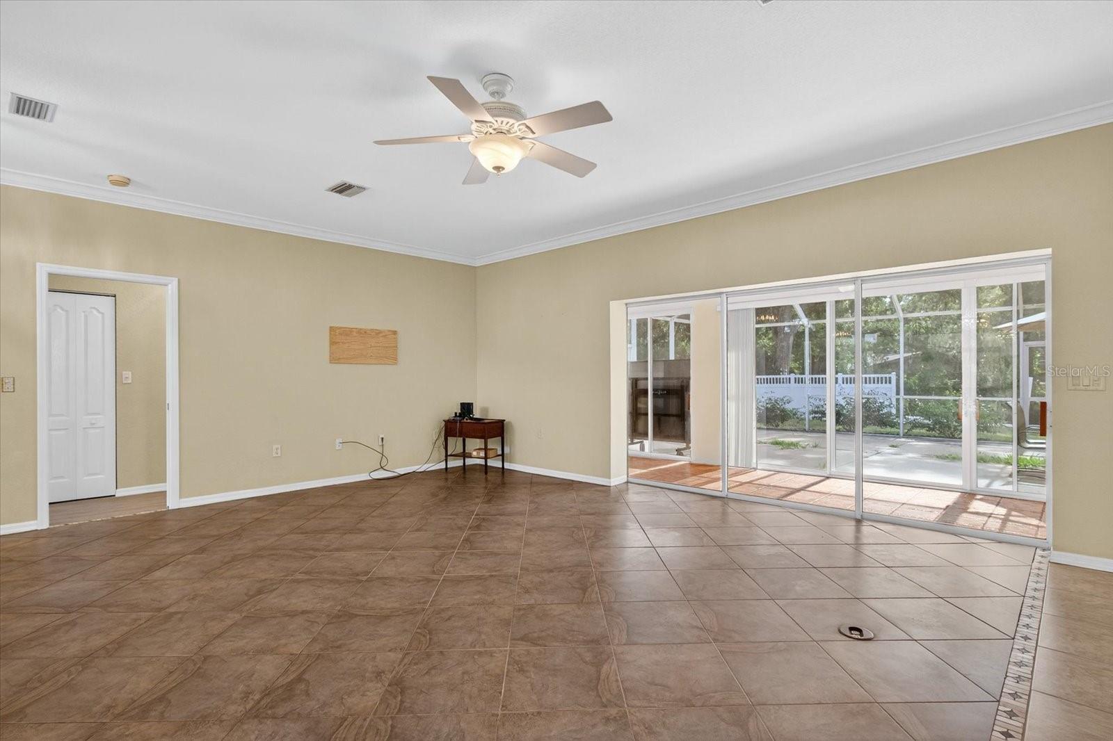 Image 19 of 77 For 5507 31st Court E