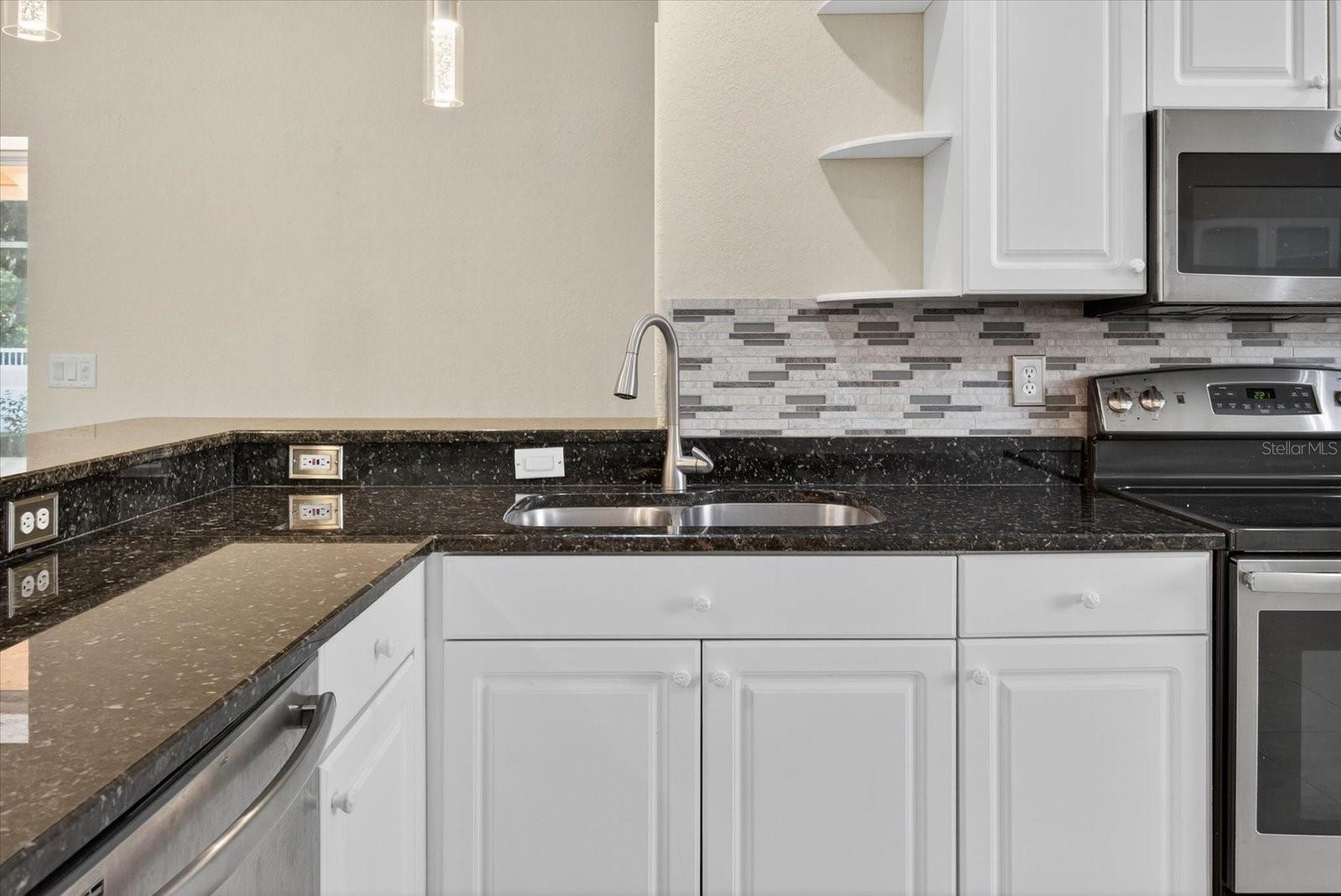 Image 22 of 77 For 5507 31st Court E