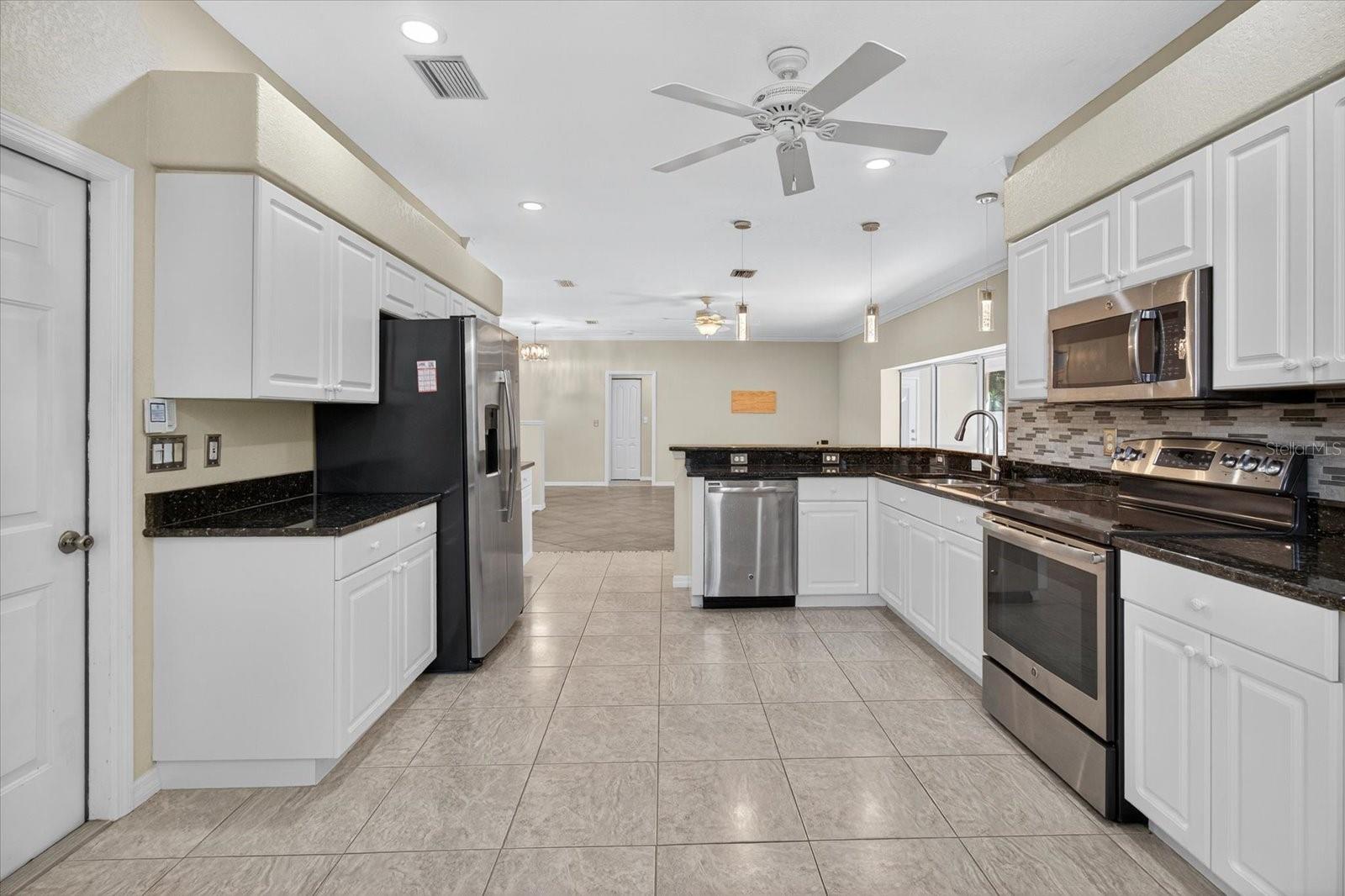 Image 24 of 77 For 5507 31st Court E