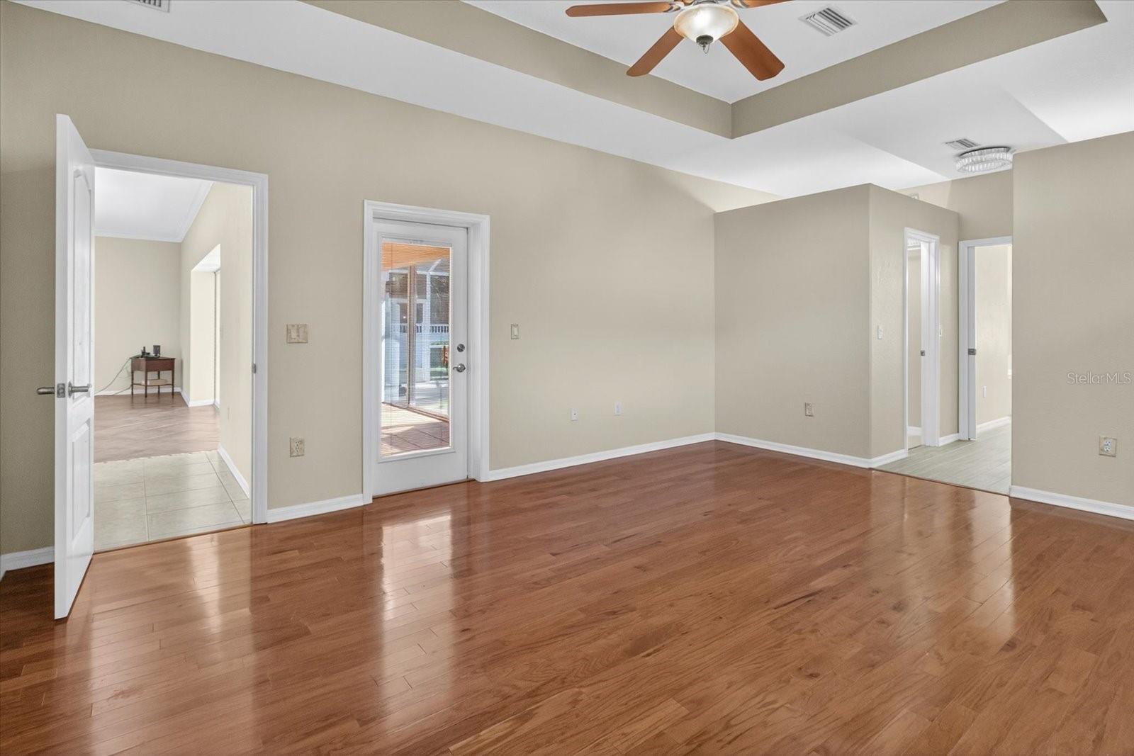 Image 31 of 77 For 5507 31st Court E