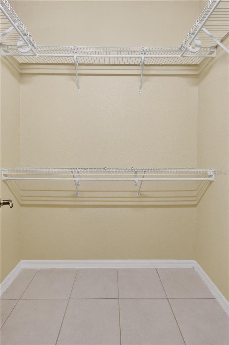 Image 34 of 77 For 5507 31st Court E