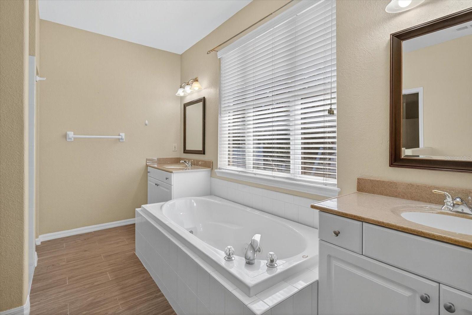 Image 38 of 77 For 5507 31st Court E