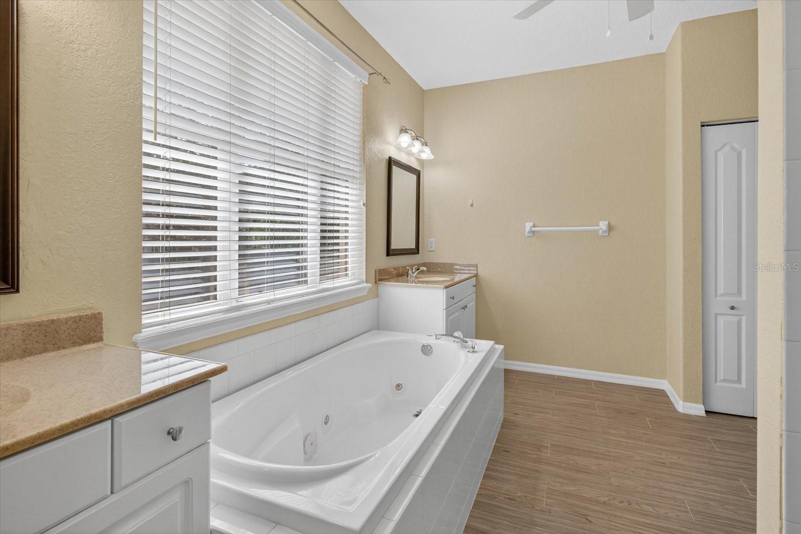 Image 39 of 77 For 5507 31st Court E