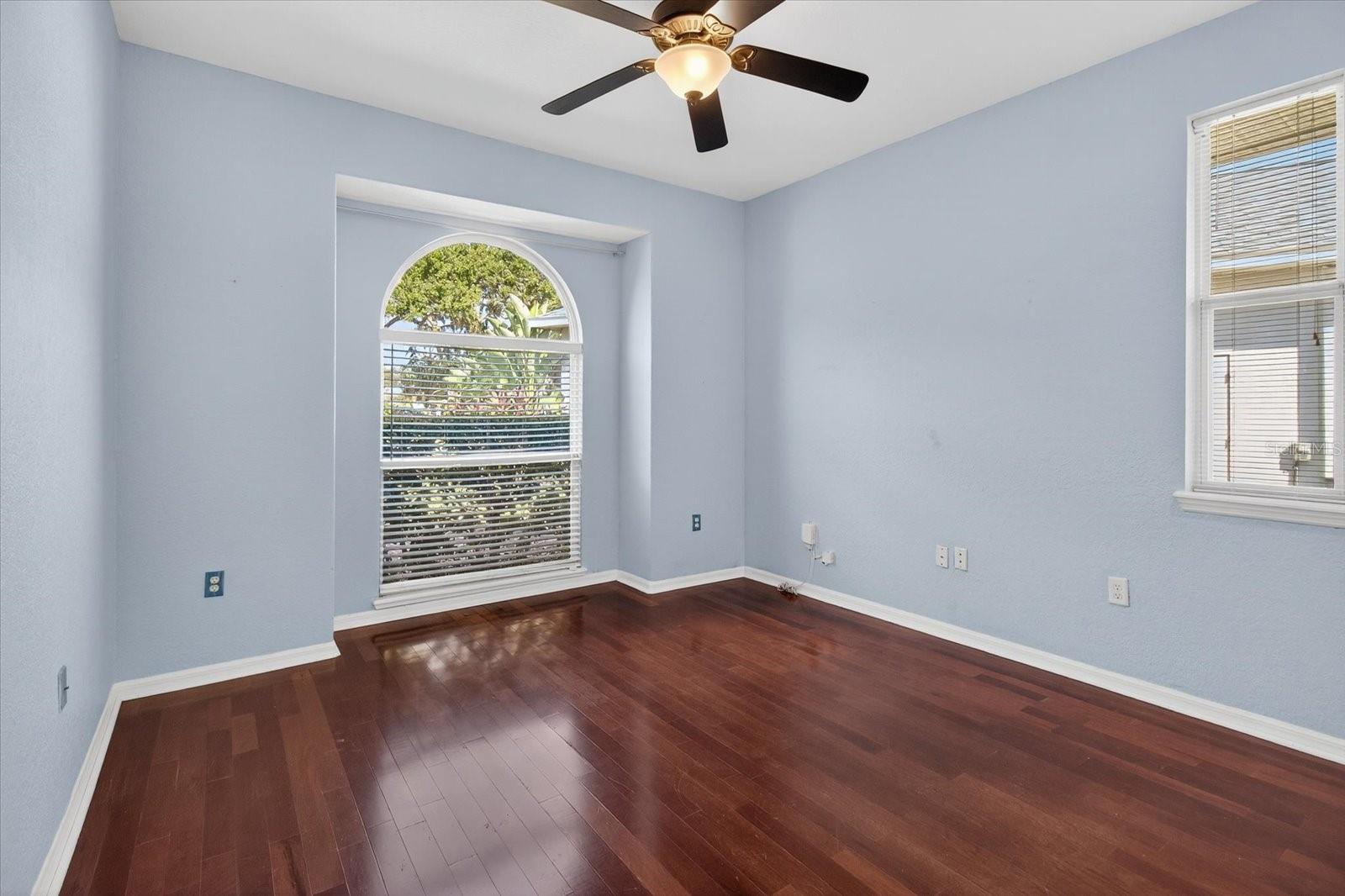 Image 42 of 77 For 5507 31st Court E