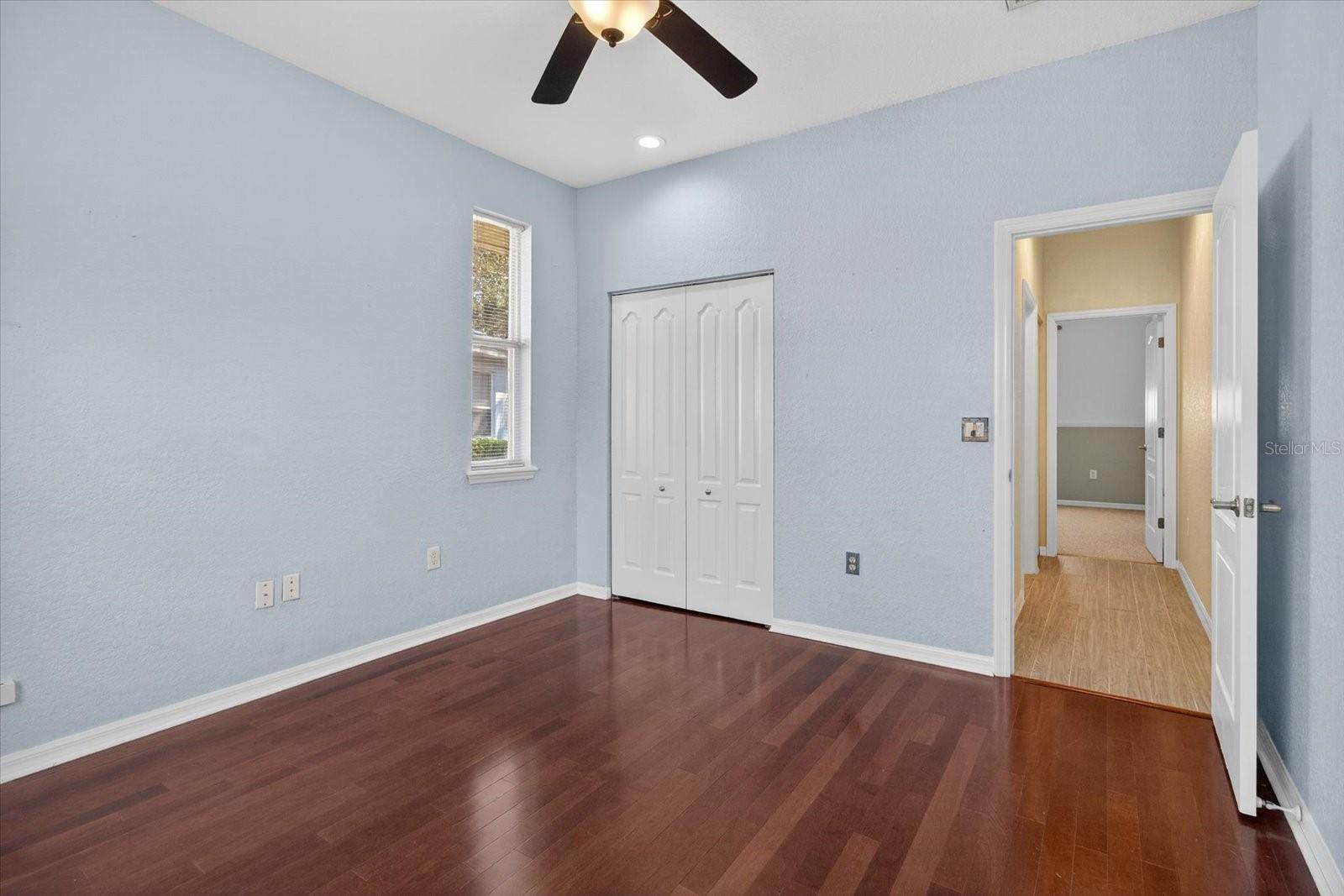 Image 43 of 77 For 5507 31st Court E