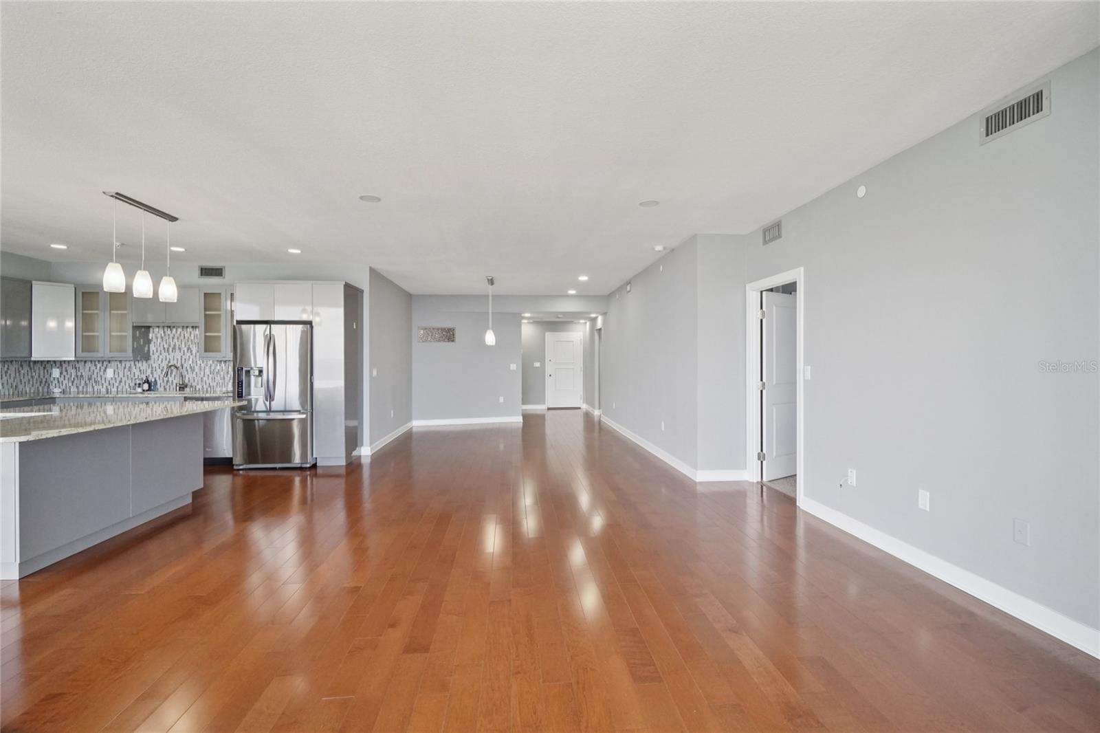 Image 13 of 35 For 1 Beach Drive Se 2305