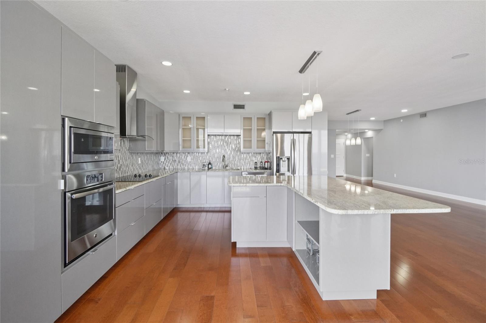 Image 15 of 35 For 1 Beach Drive Se 2305