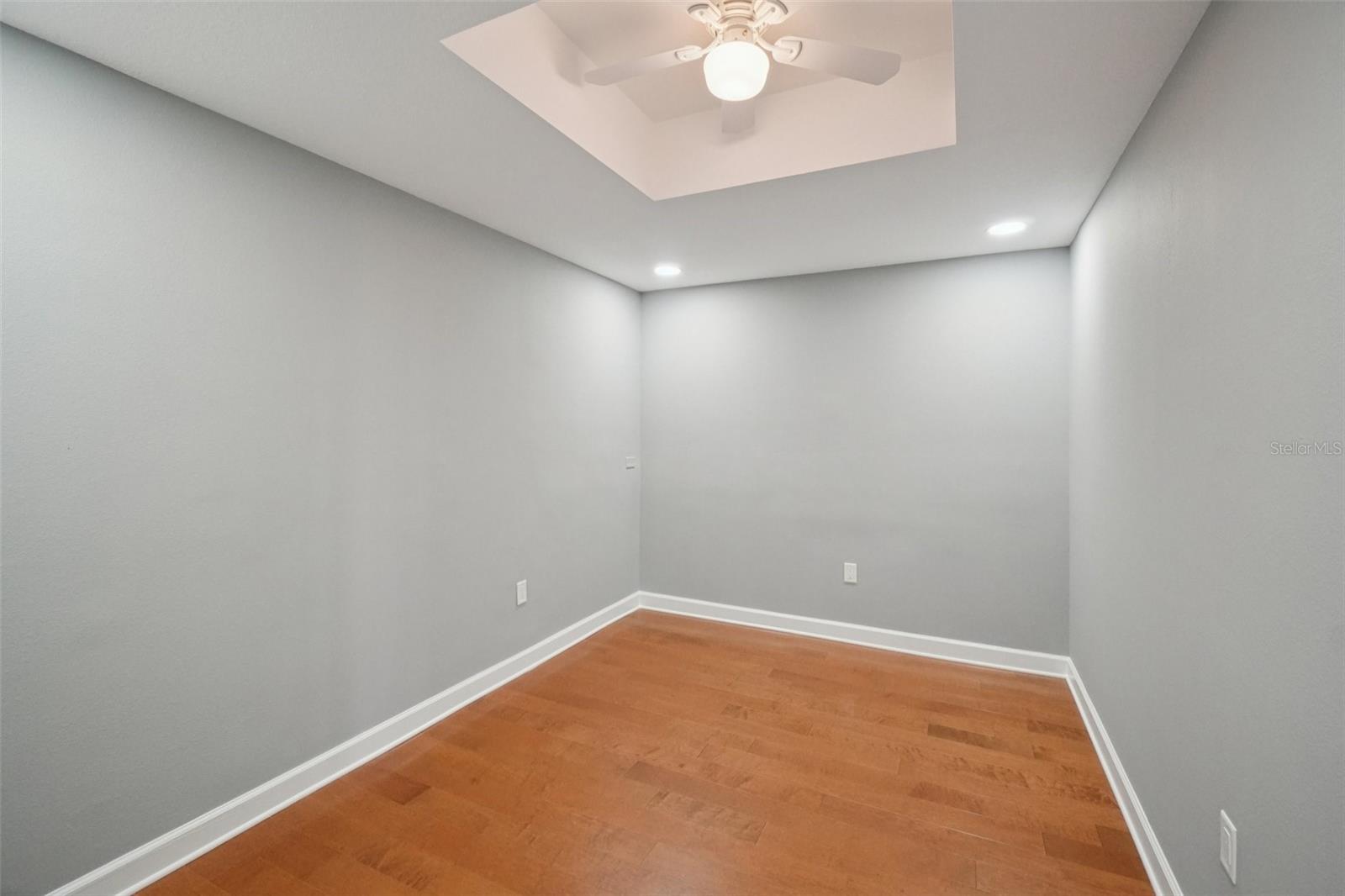 Image 18 of 35 For 1 Beach Drive Se 2305