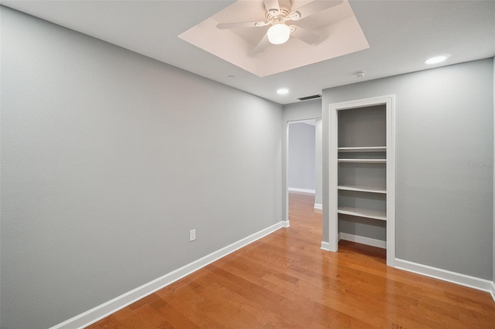 Image 19 of 35 For 1 Beach Drive Se 2305