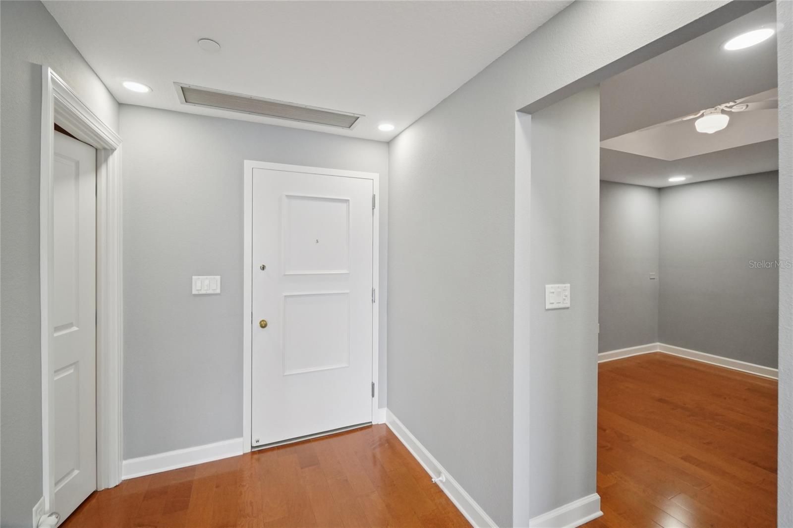 Image 5 of 35 For 1 Beach Drive Se 2305