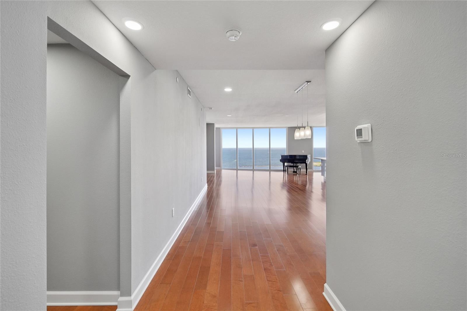 Image 6 of 35 For 1 Beach Drive Se 2305