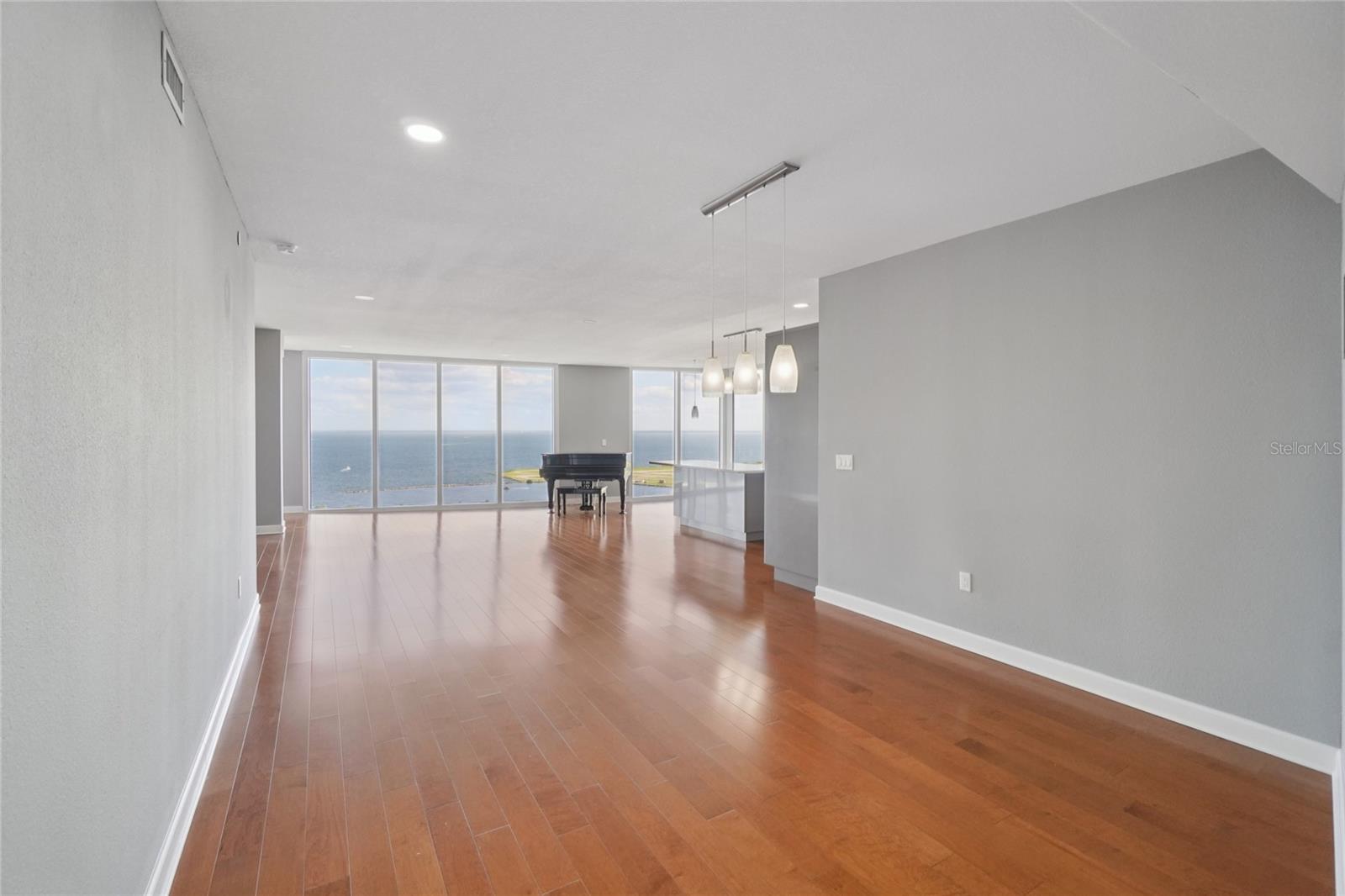 Image 7 of 35 For 1 Beach Drive Se 2305