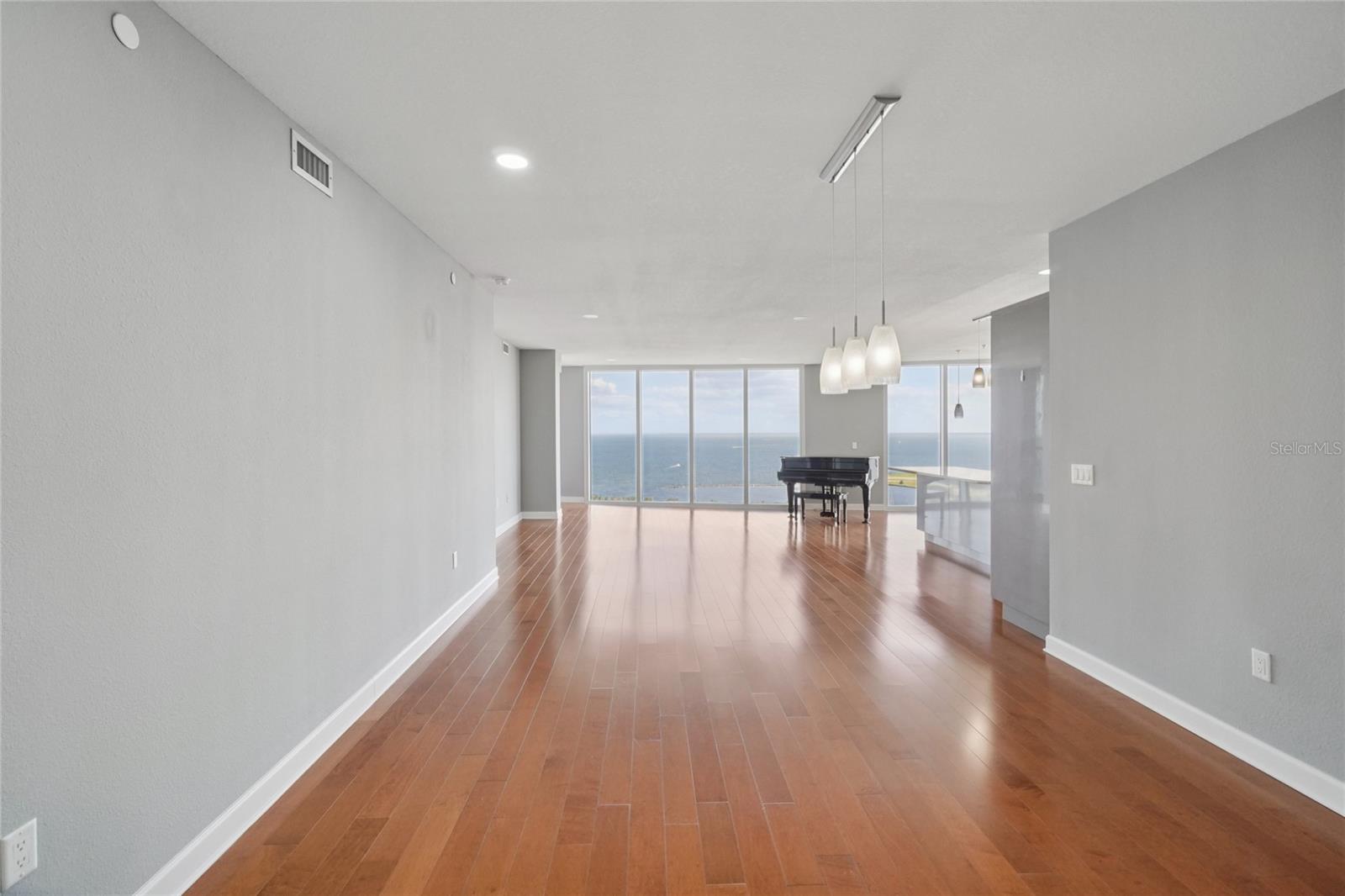 Image 8 of 35 For 1 Beach Drive Se 2305