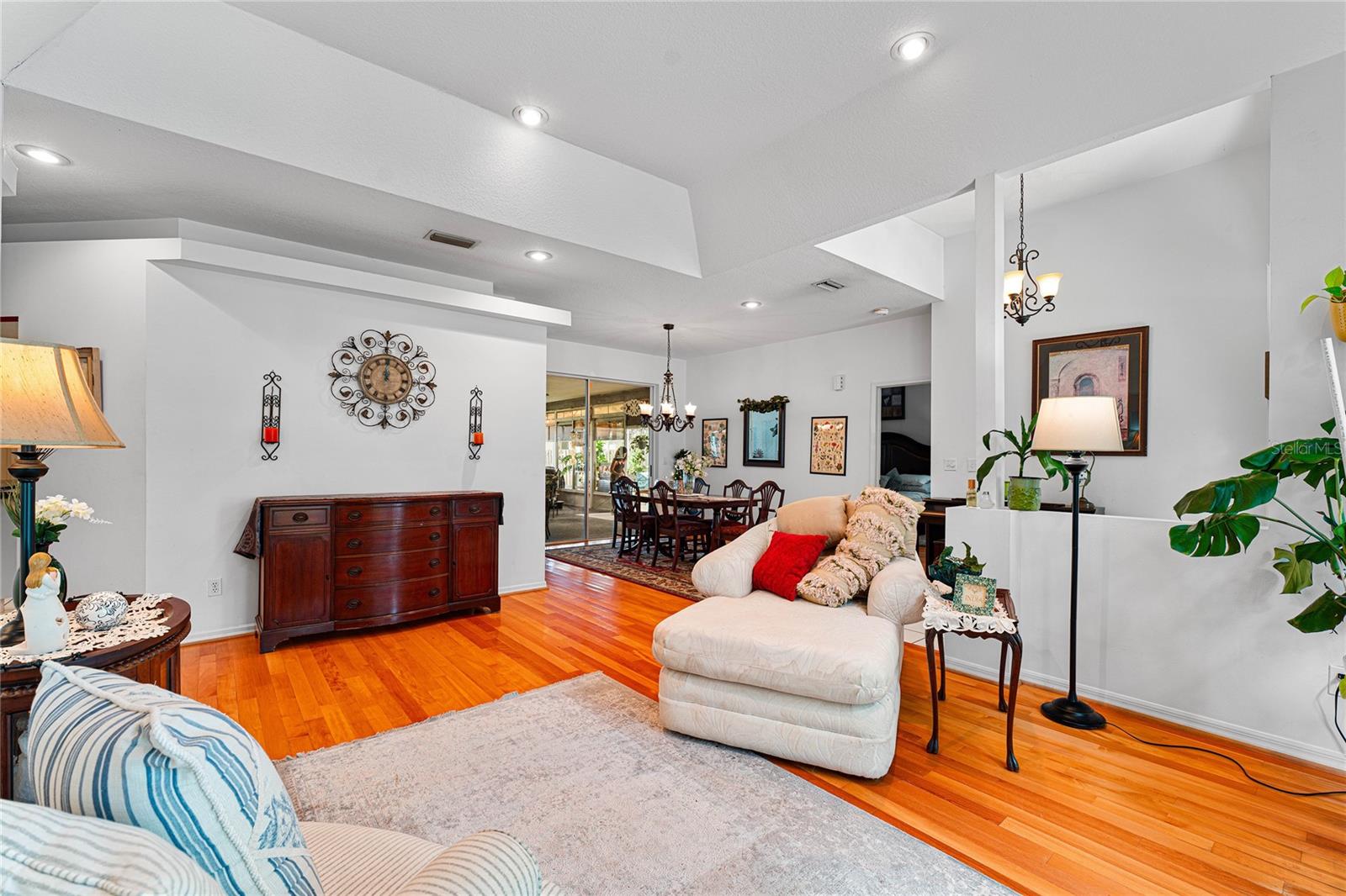 Image 13 of 51 For 22938 Sterling Manor Loop