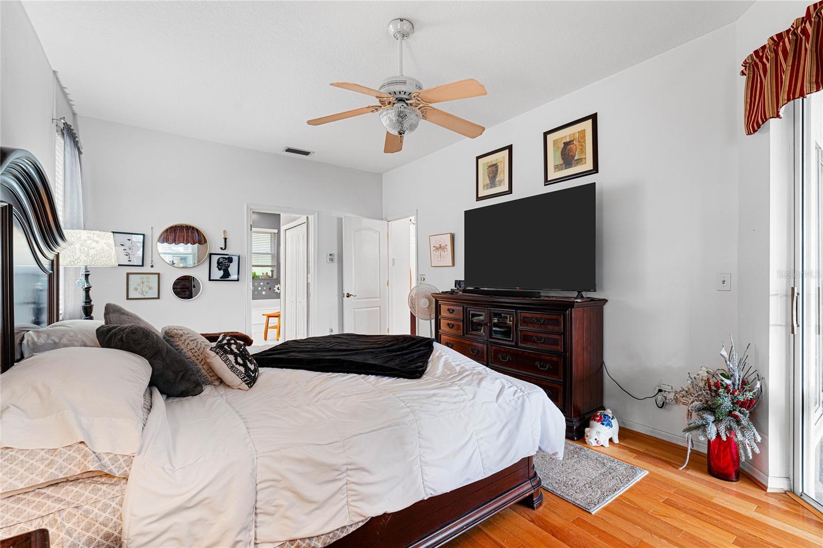 Image 15 of 51 For 22938 Sterling Manor Loop