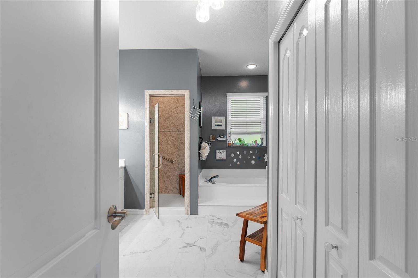 Image 16 of 51 For 22938 Sterling Manor Loop