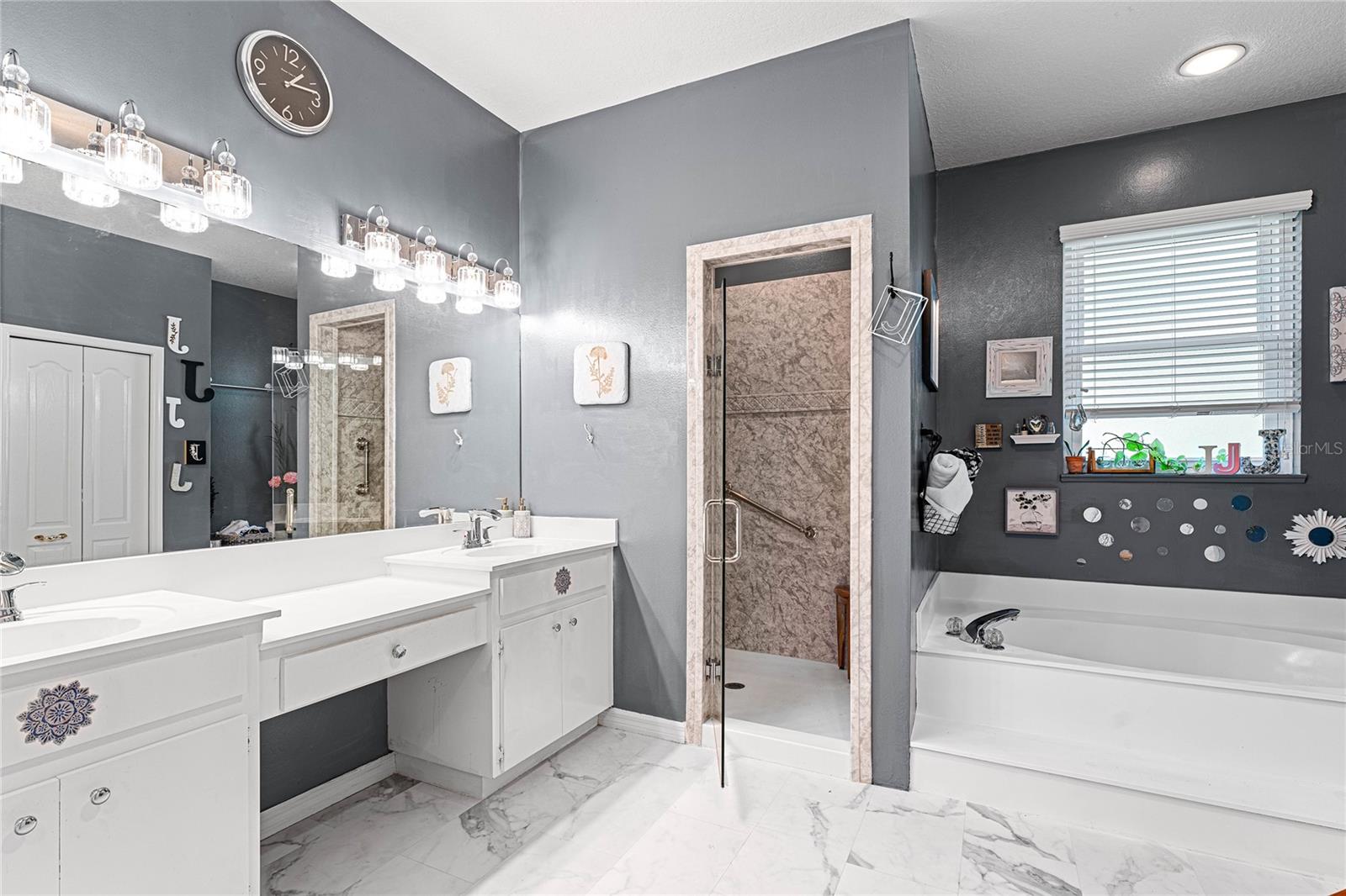 Image 17 of 51 For 22938 Sterling Manor Loop