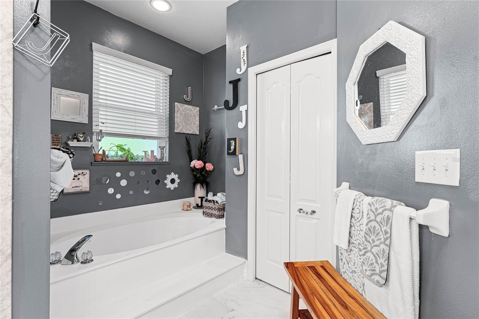 Image 19 of 51 For 22938 Sterling Manor Loop