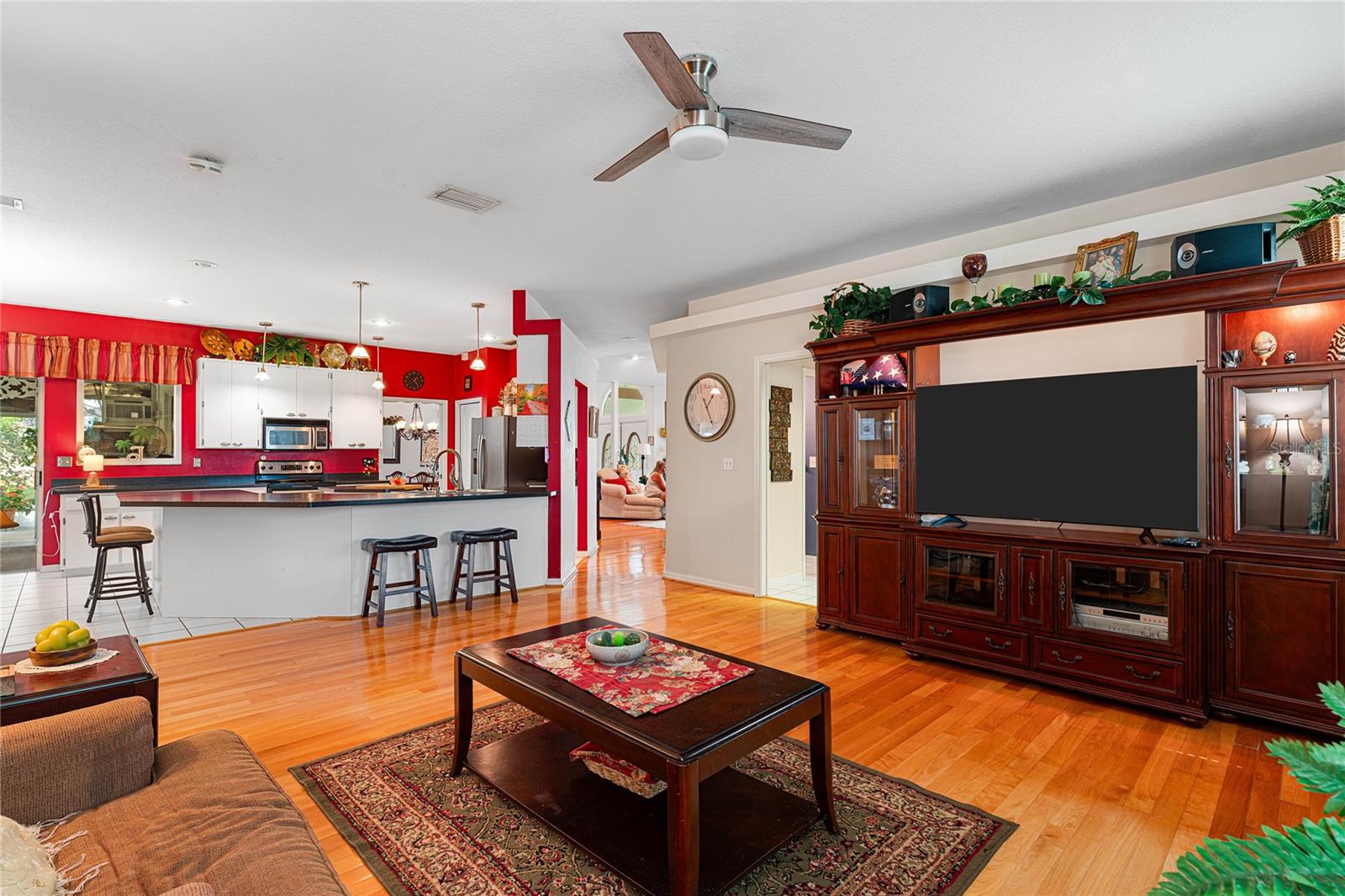 Image 33 of 51 For 22938 Sterling Manor Loop