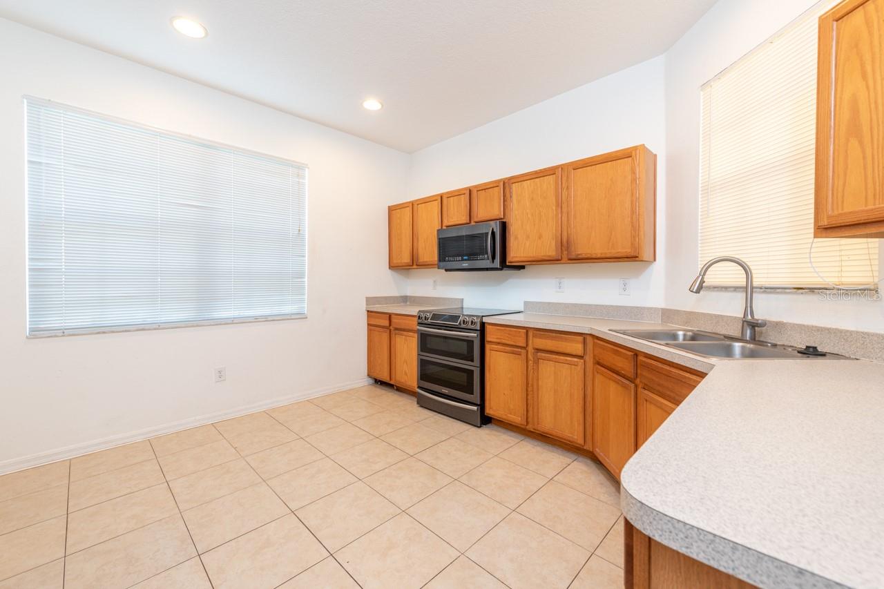 Image 9 of 18 For 1986 Fiesta Ridge Court