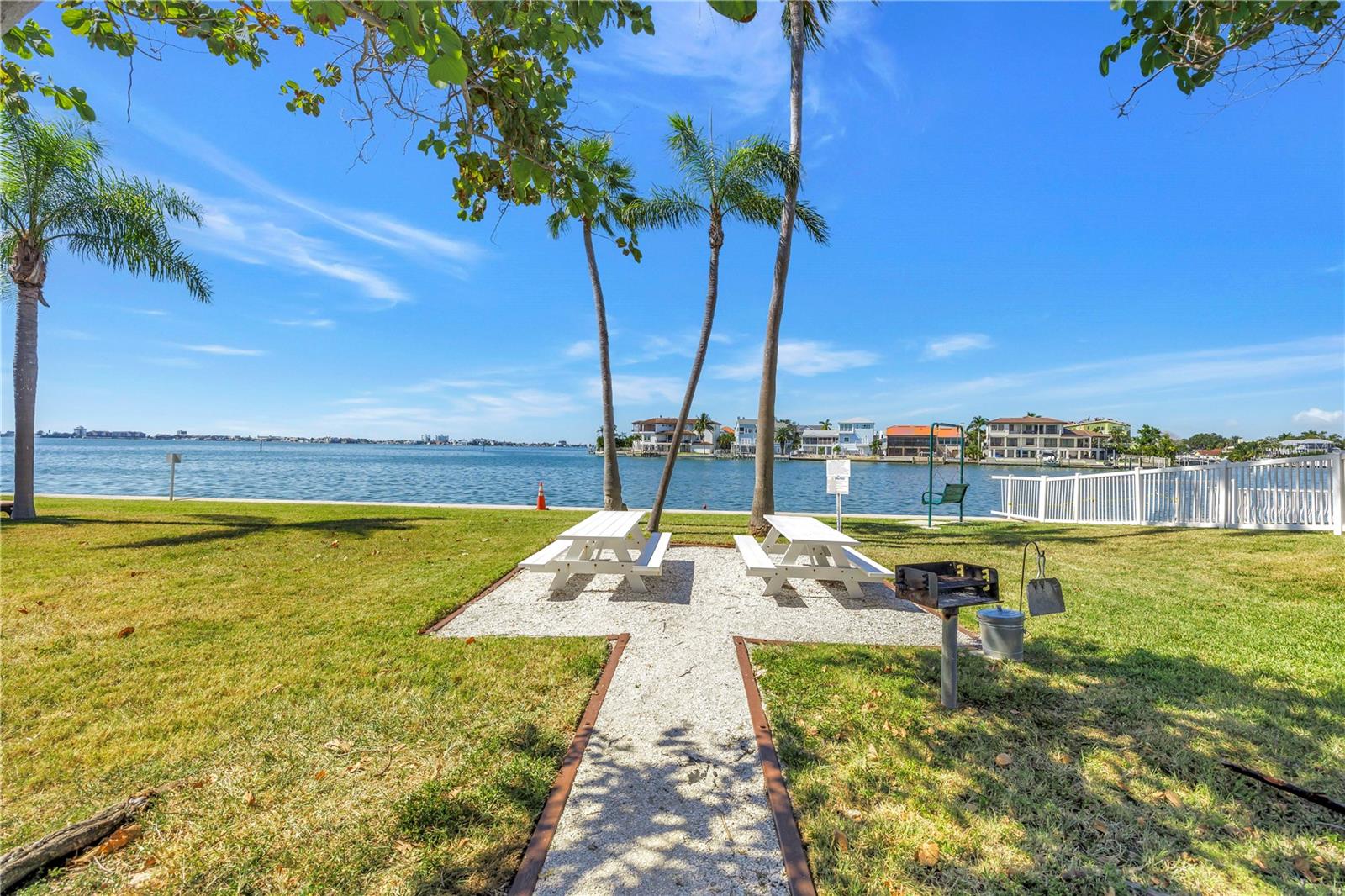 Image 10 of 20 For 6060 Shore Boulevard S 106