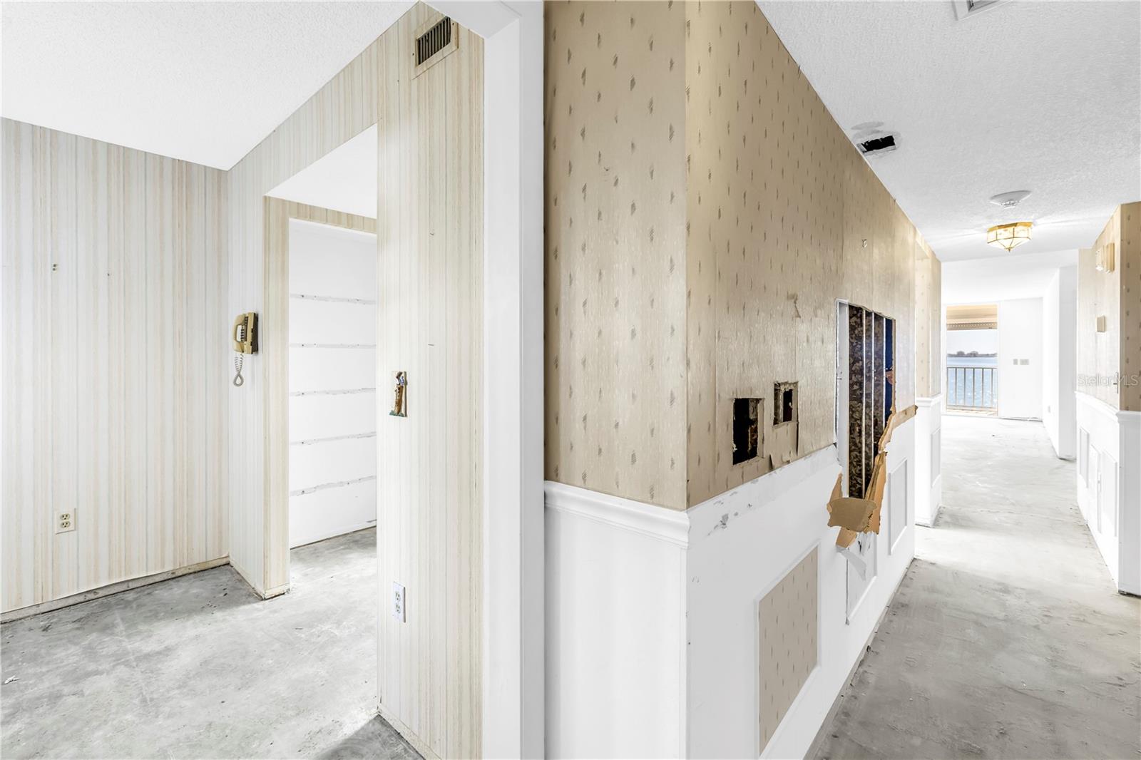 Image 6 of 20 For 6060 Shore Boulevard S 106