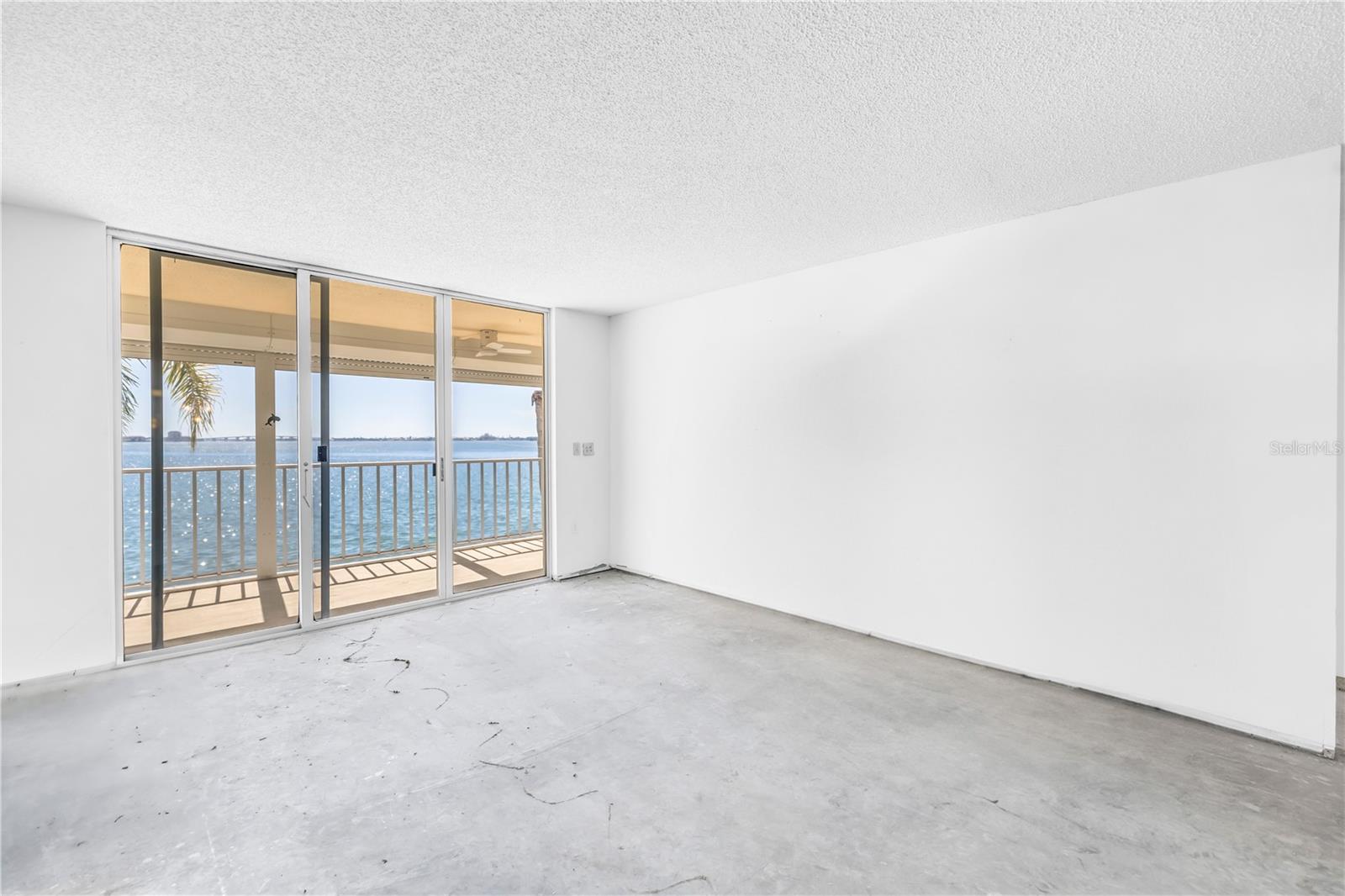 Image 7 of 20 For 6060 Shore Boulevard S 106