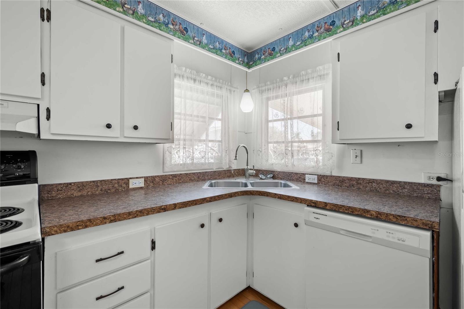 Image 10 of 32 For 585 Sky Harbor Drive 418