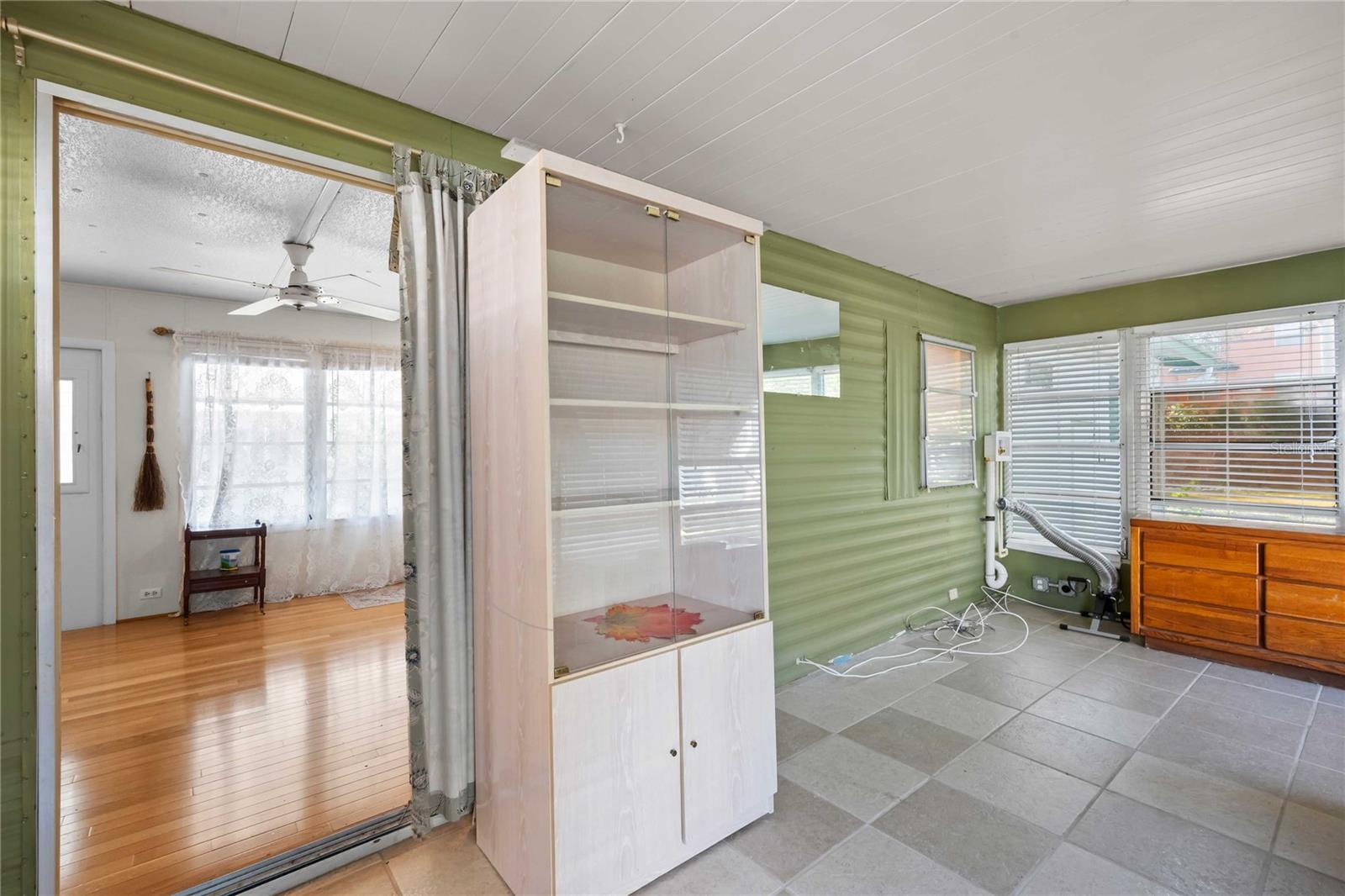 Image 16 of 32 For 585 Sky Harbor Drive 418