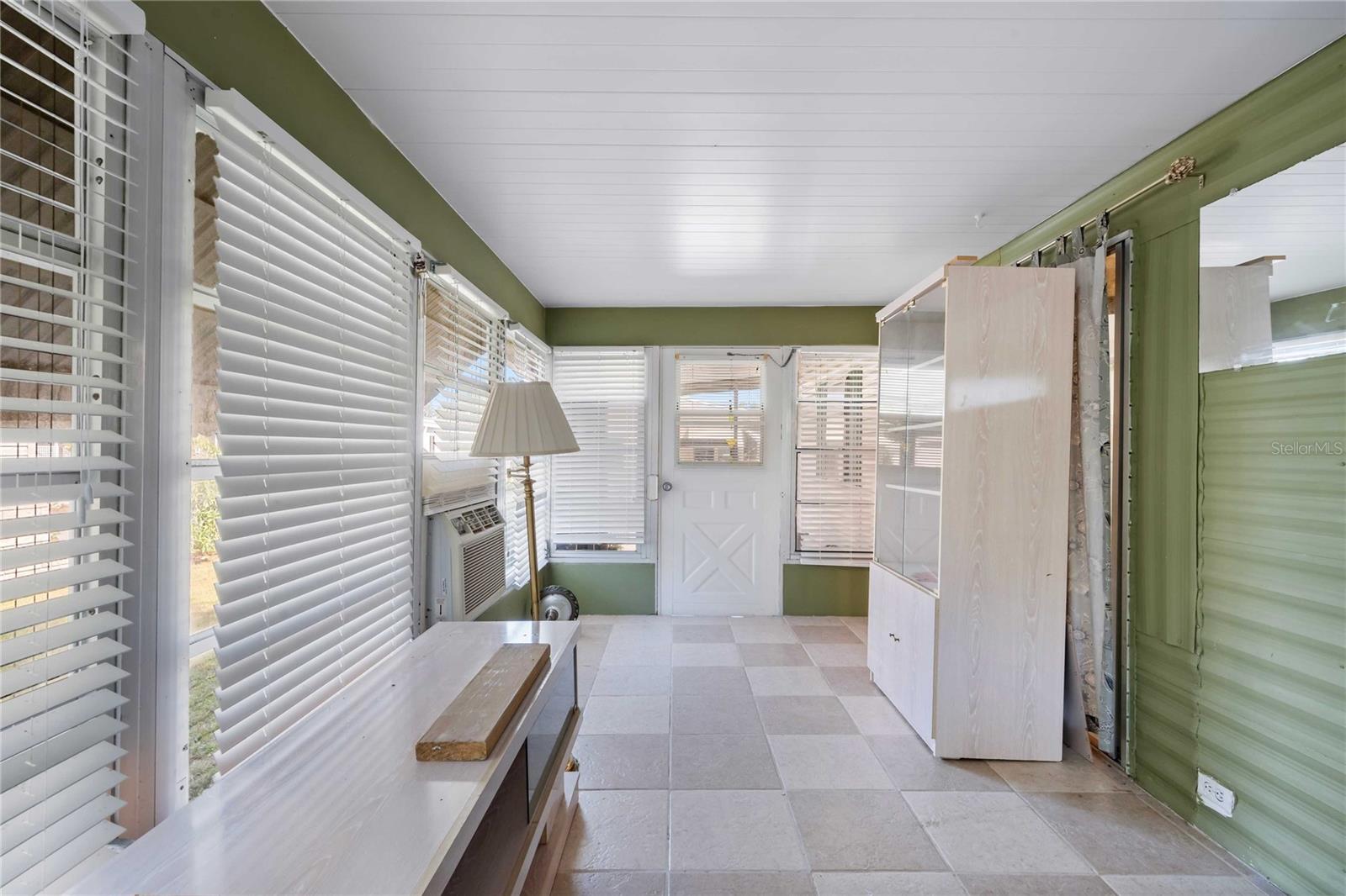 Image 19 of 32 For 585 Sky Harbor Drive 418