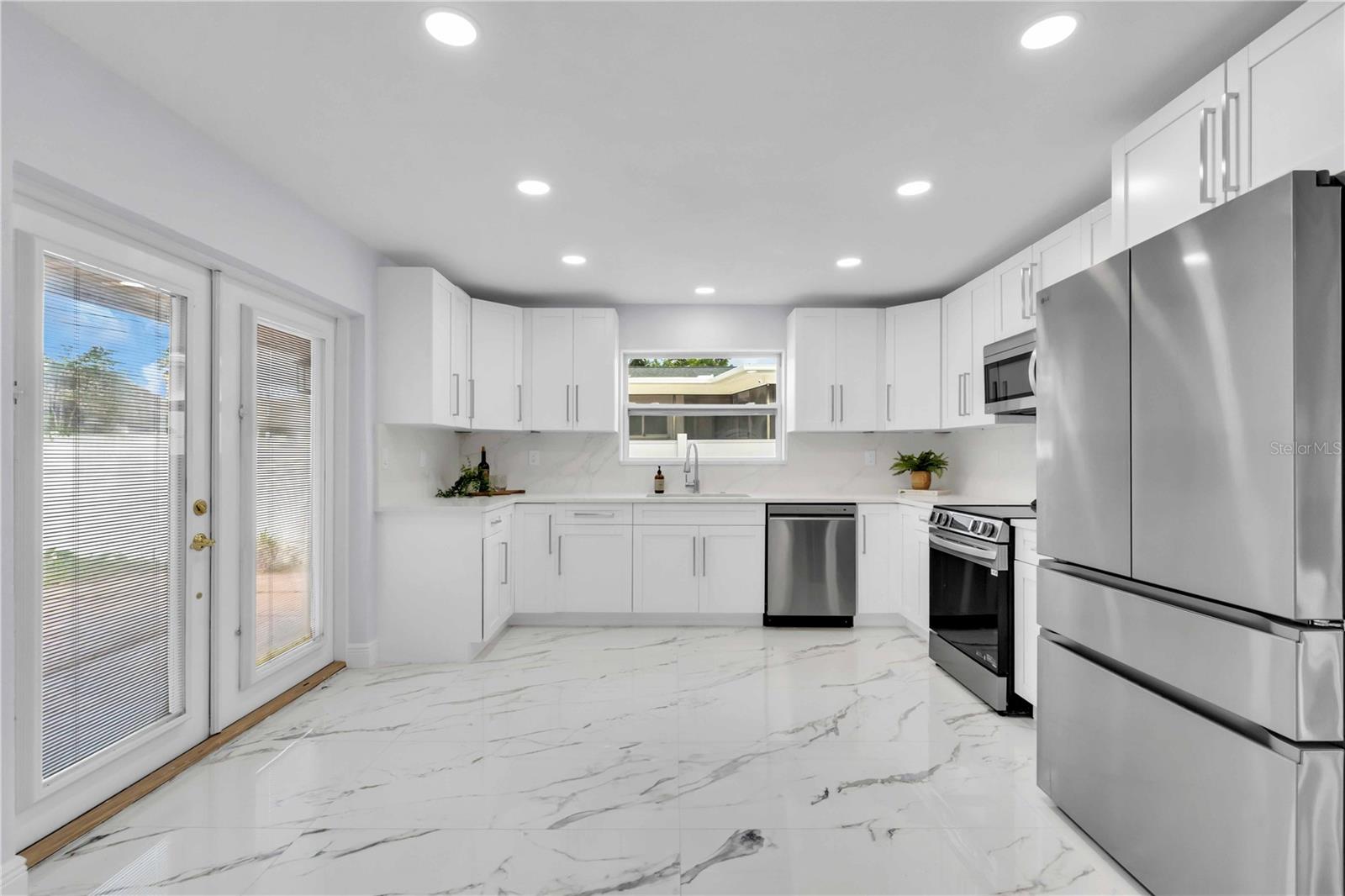 Image 13 of 42 For 323 Freeport Avenue Ne