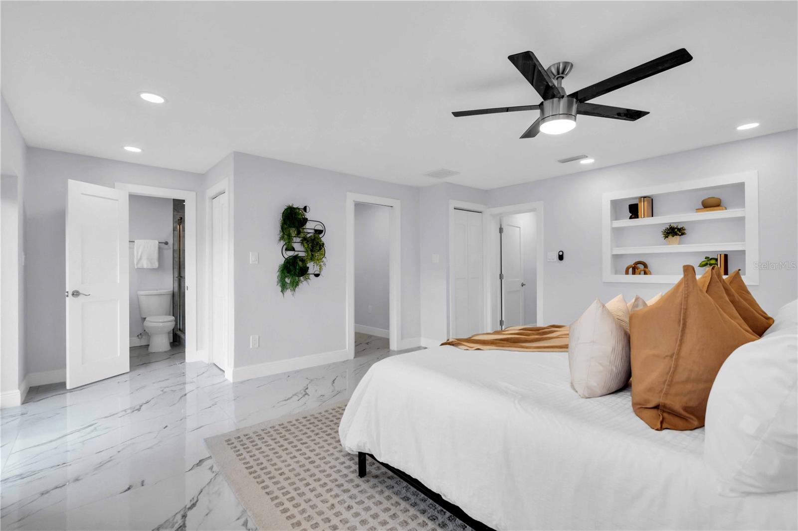 Image 18 of 42 For 323 Freeport Avenue Ne