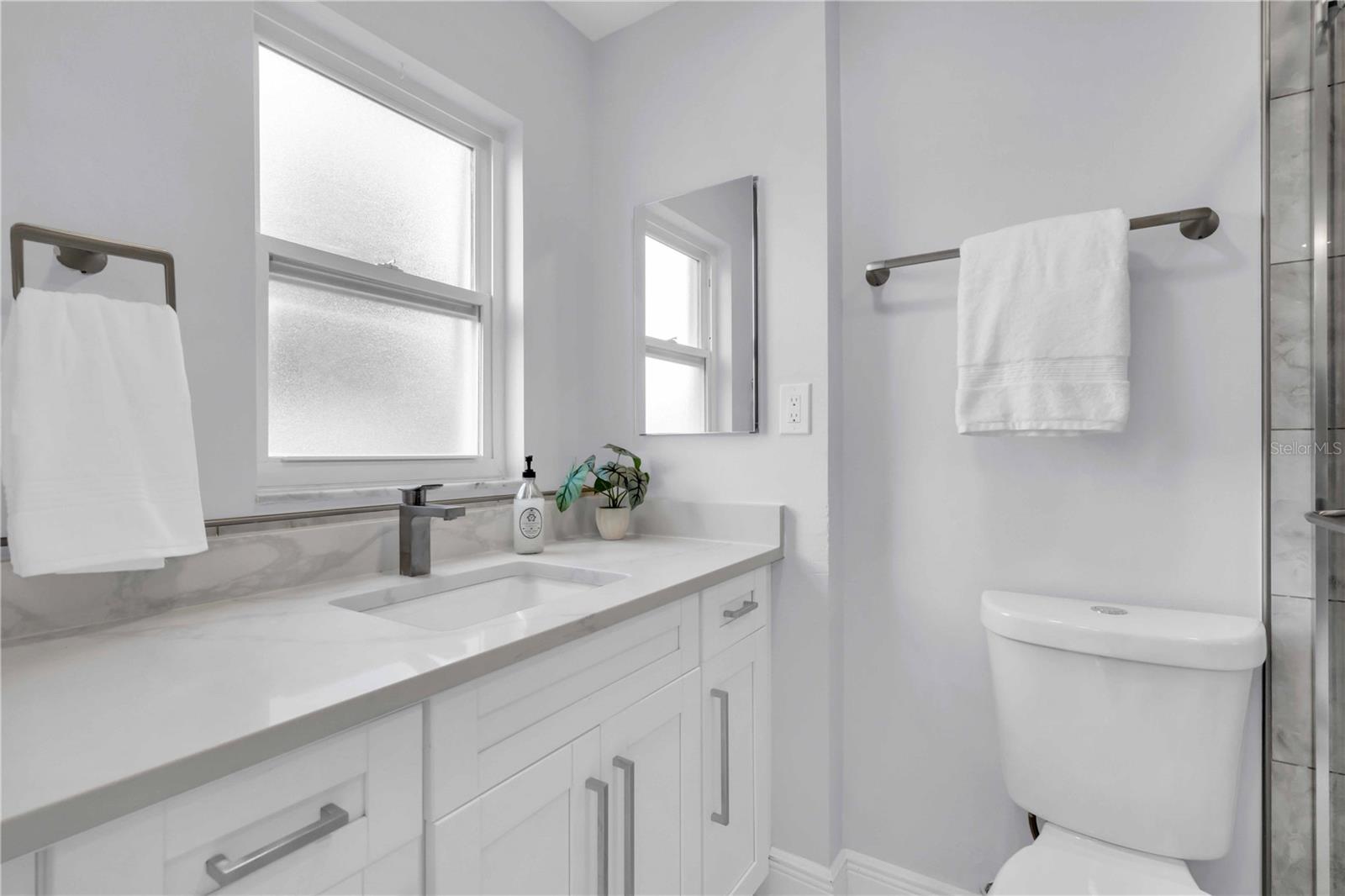 Image 20 of 42 For 323 Freeport Avenue Ne