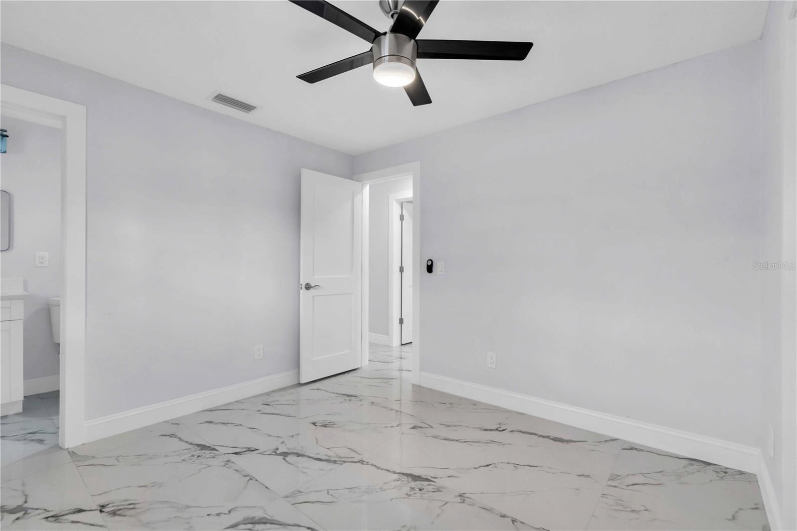 Image 24 of 42 For 323 Freeport Avenue Ne