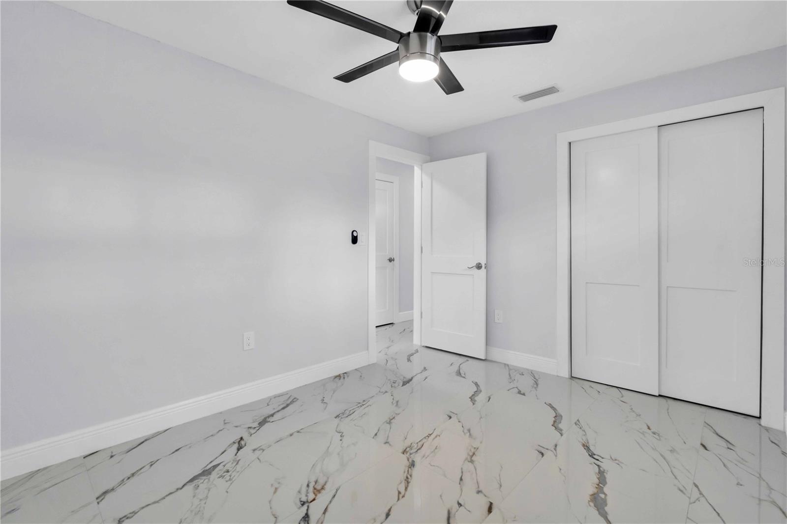 Image 27 of 42 For 323 Freeport Avenue Ne