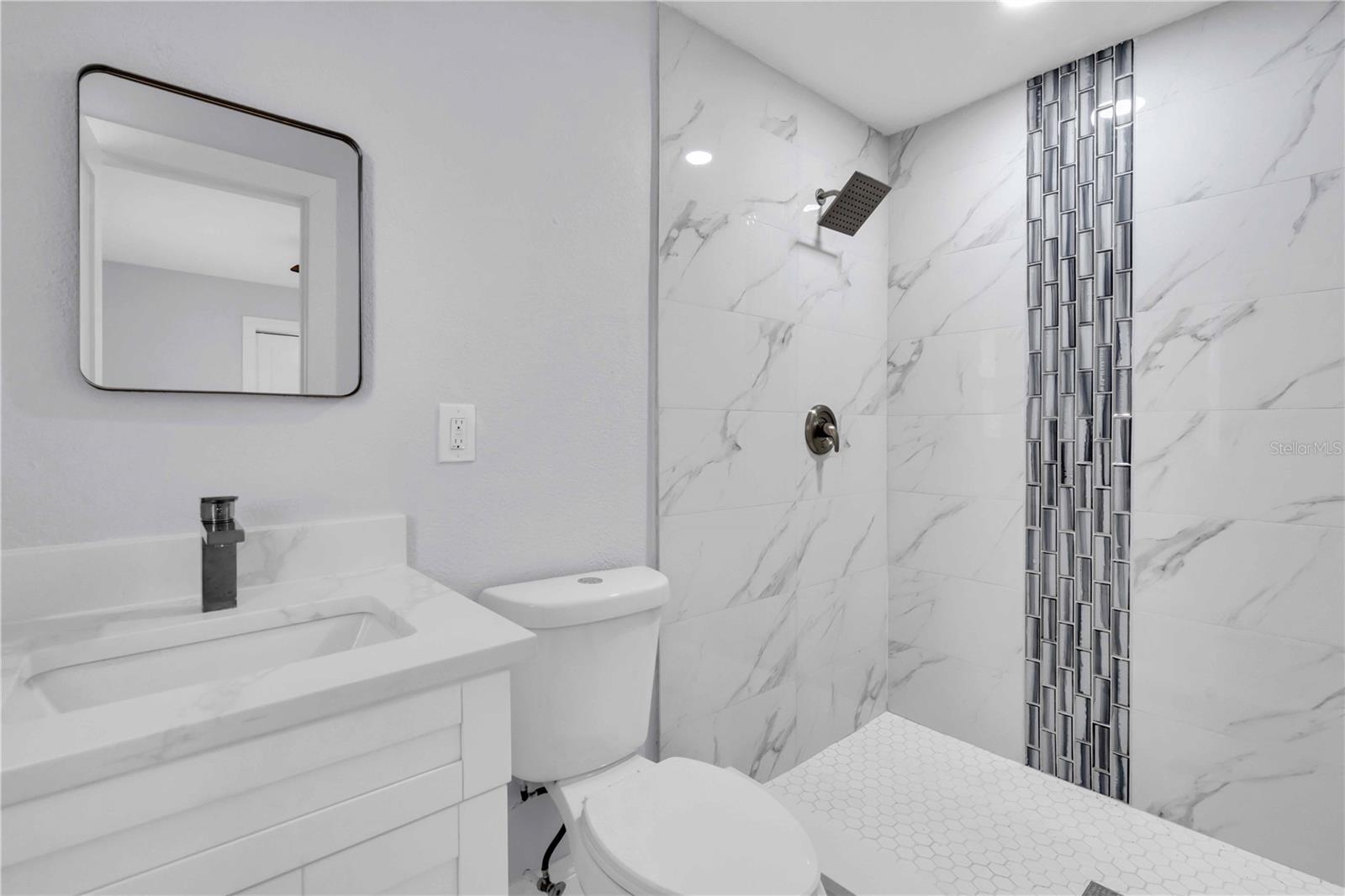 Image 28 of 42 For 323 Freeport Avenue Ne