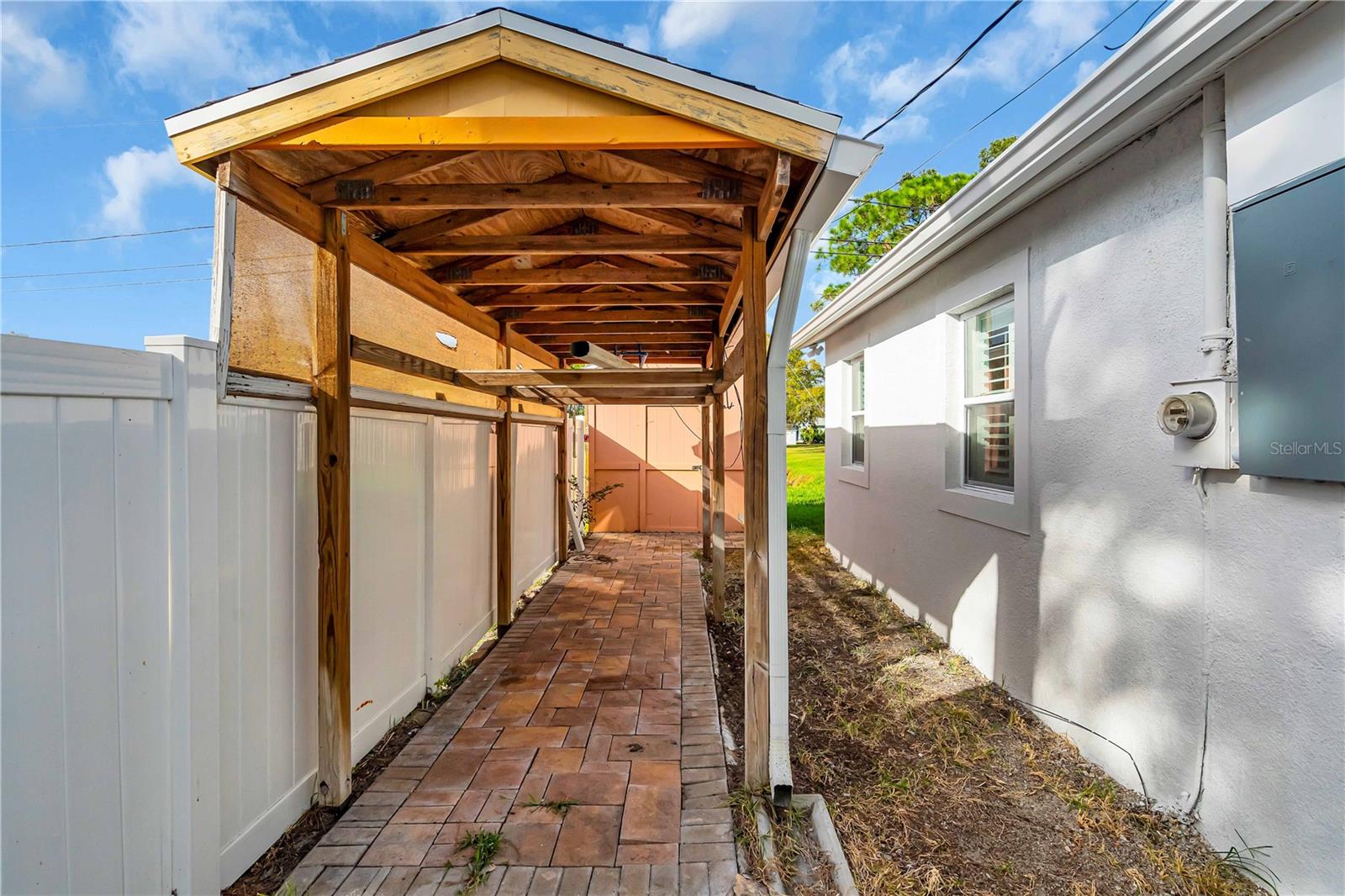 Image 36 of 42 For 323 Freeport Avenue Ne