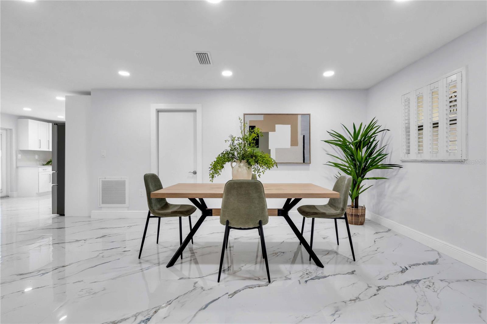 Image 9 of 42 For 323 Freeport Avenue Ne