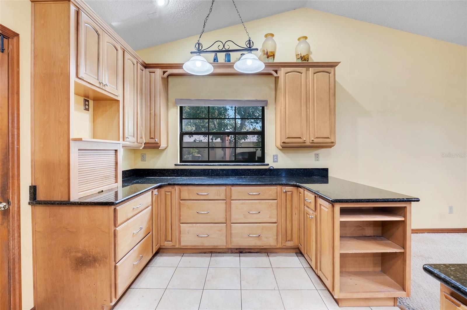 Image 16 of 47 For 1921 Carolyn Court