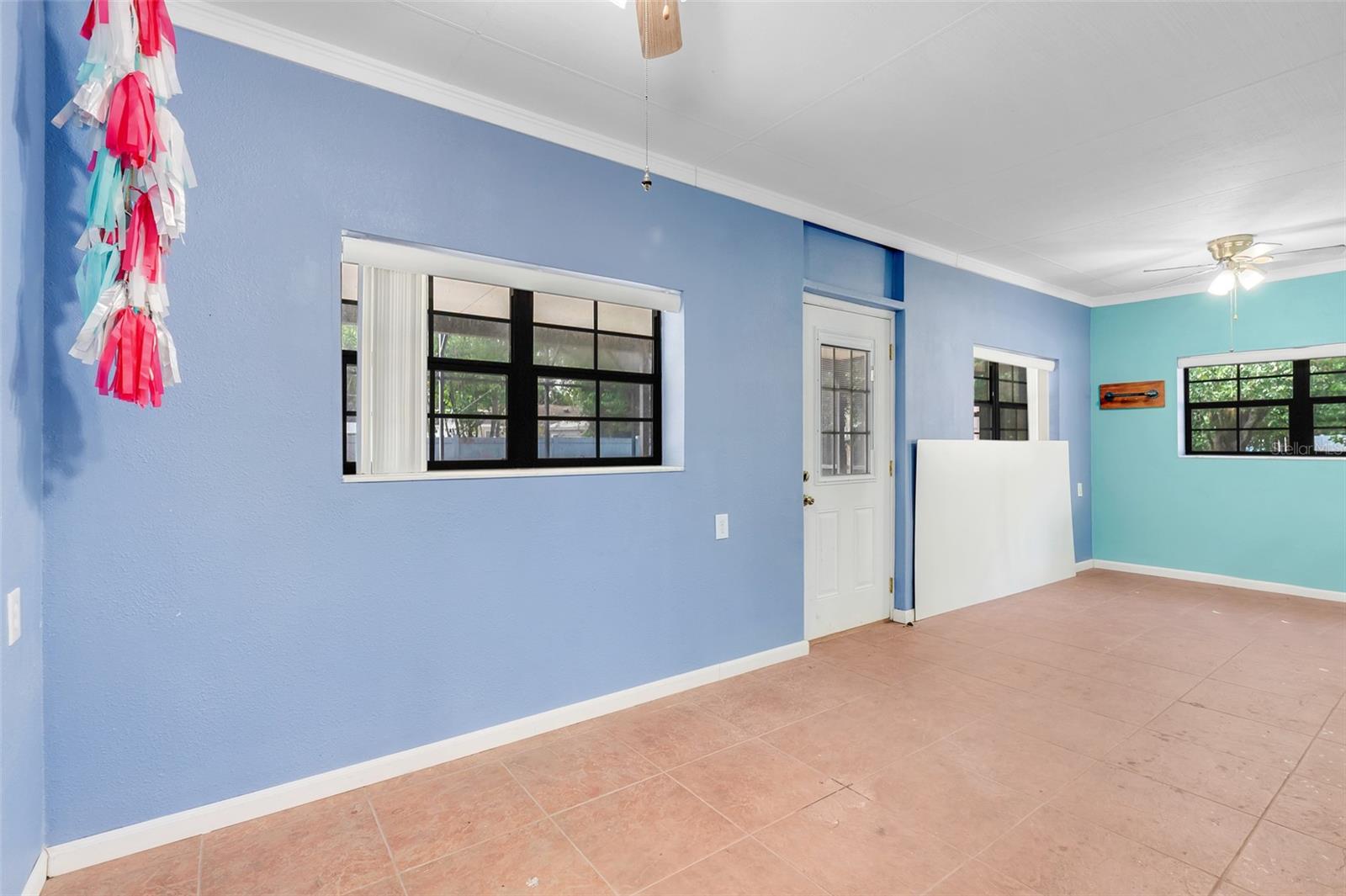 Image 17 of 47 For 1921 Carolyn Court