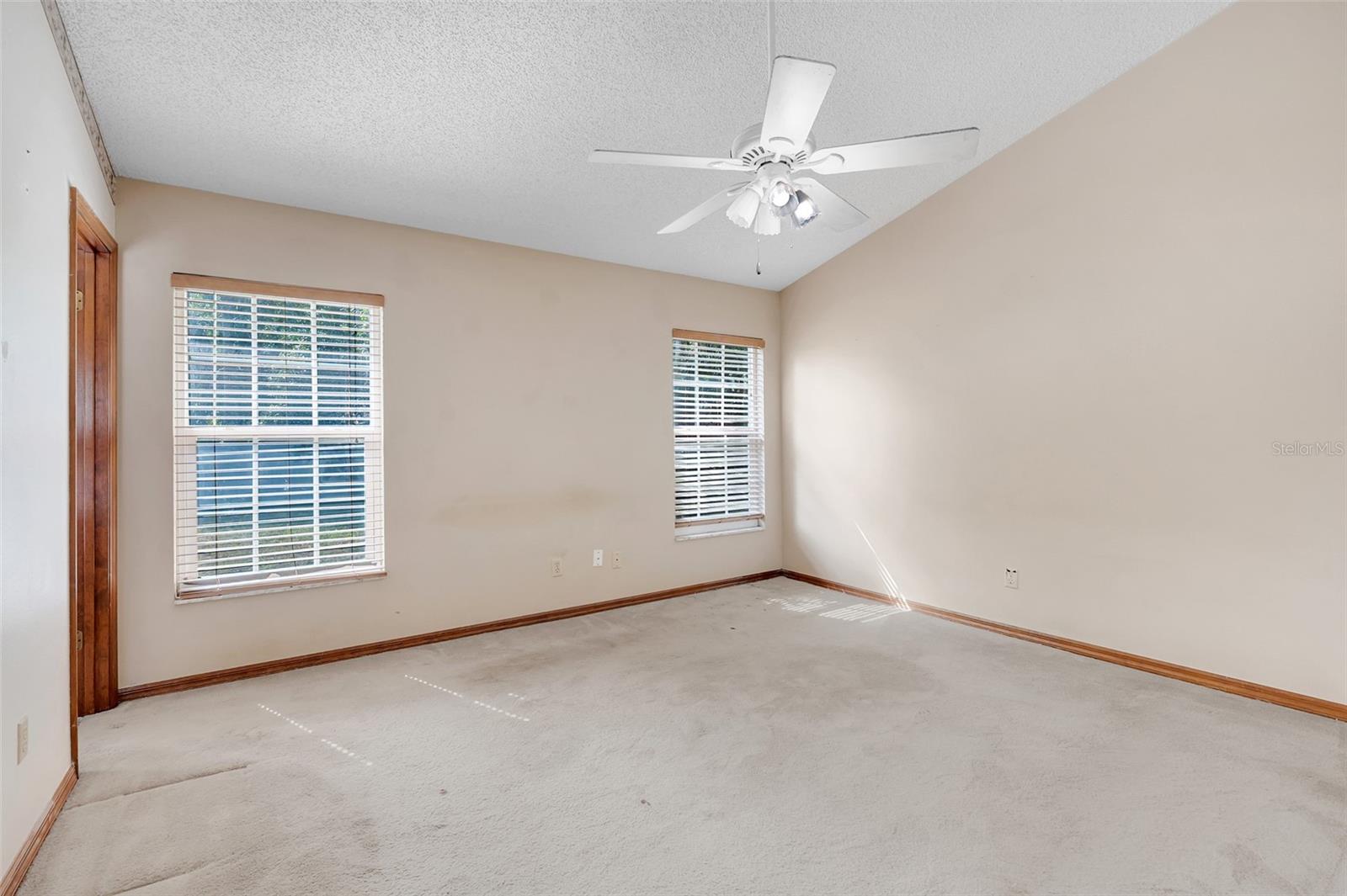 Image 21 of 47 For 1921 Carolyn Court