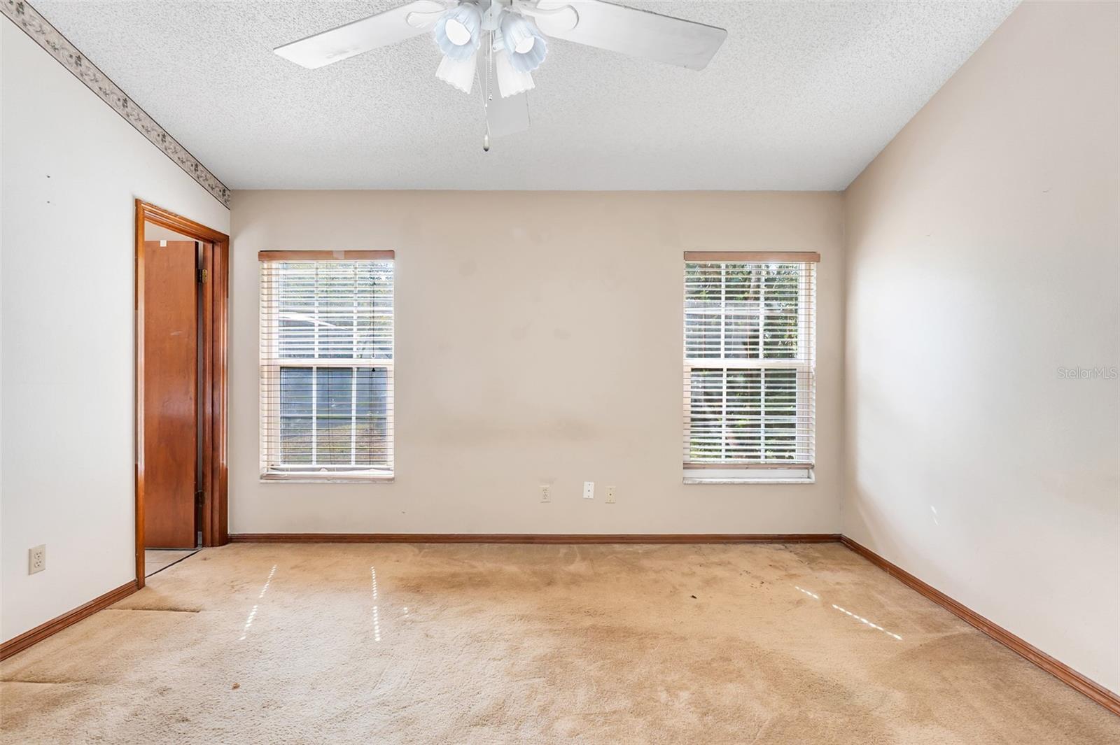 Image 22 of 47 For 1921 Carolyn Court