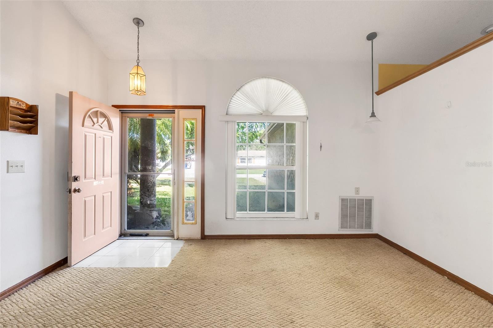 Image 4 of 47 For 1921 Carolyn Court