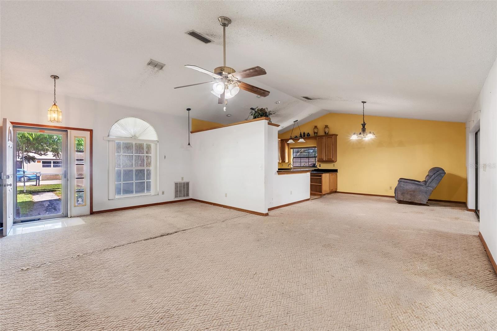 Image 8 of 47 For 1921 Carolyn Court